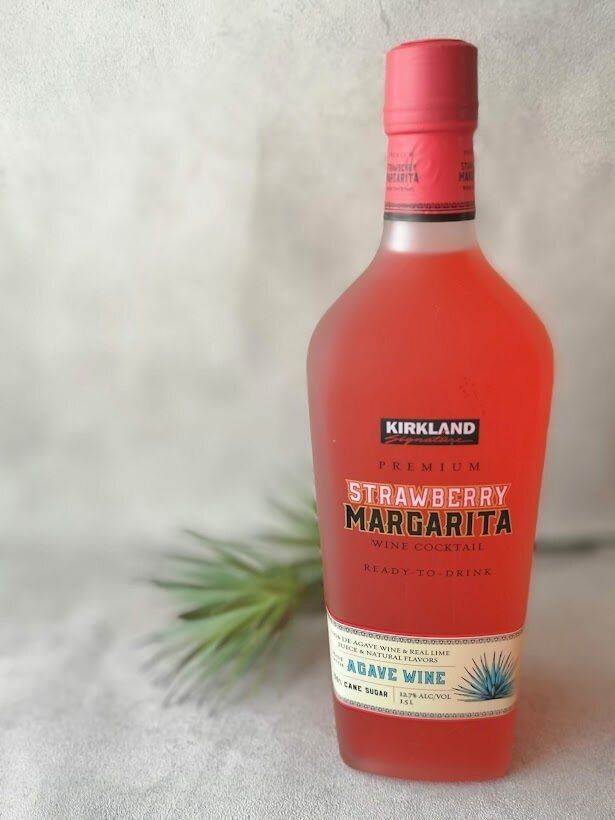 【コストコ】めっちゃかわいい！赤いお酒「ストロベリーマルガリータ」が新発売