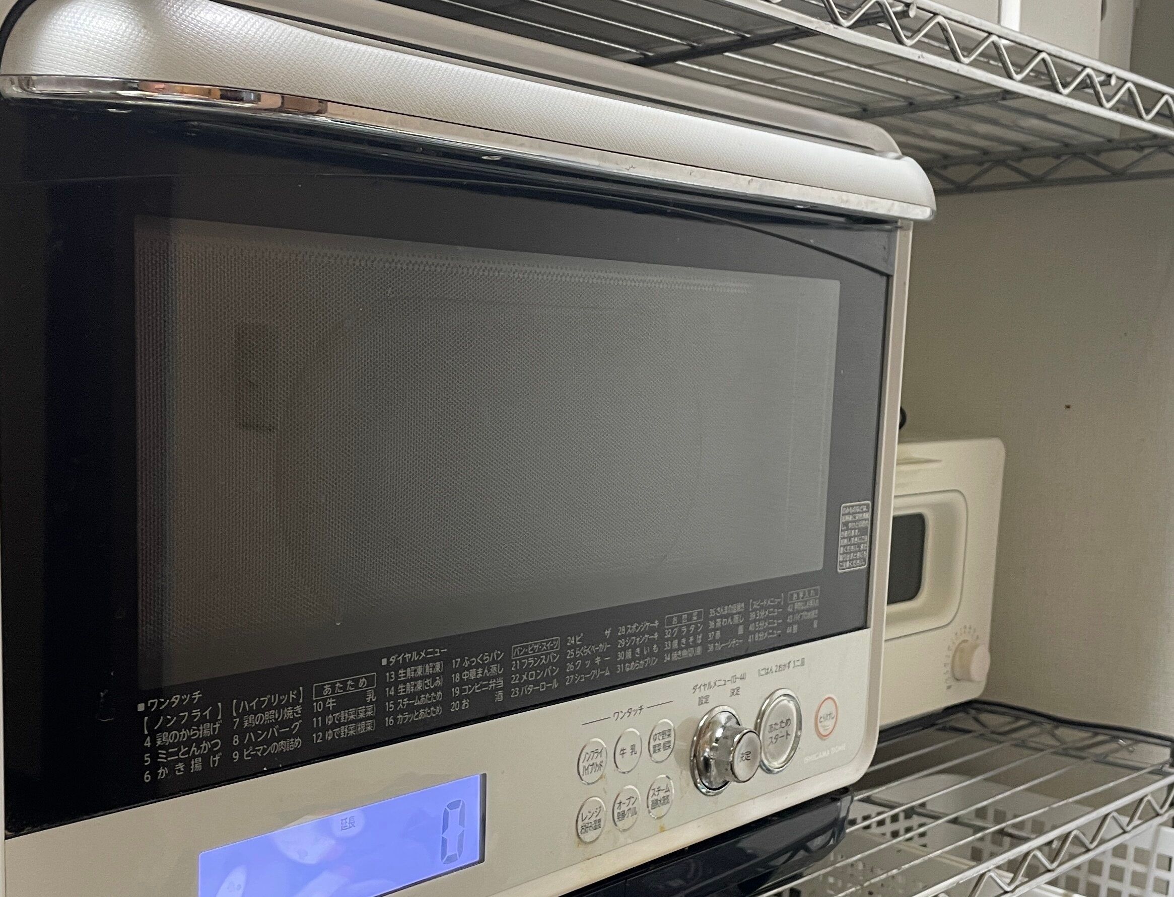 電子レンジの臭いの原因って？簡単にできる対処法や未然に防ぐポイントも解説