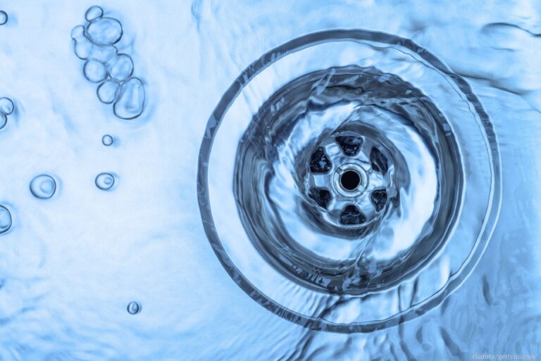洗面所の「排水溝」の掃除手順は？放置するリスクについても詳しく紹介