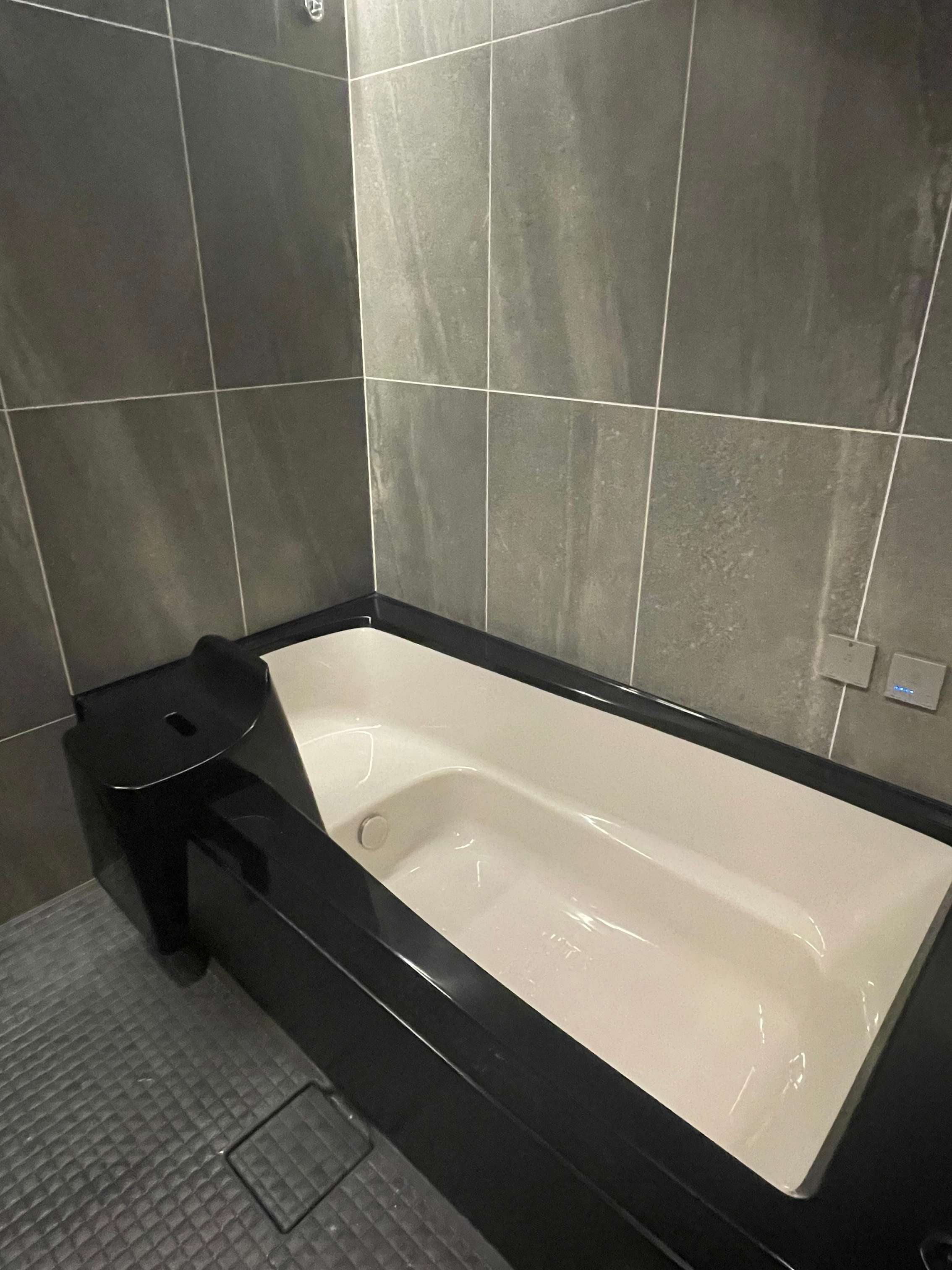 【お掃除】ダークカラーのお風呂でも綺麗に保つコツとは？