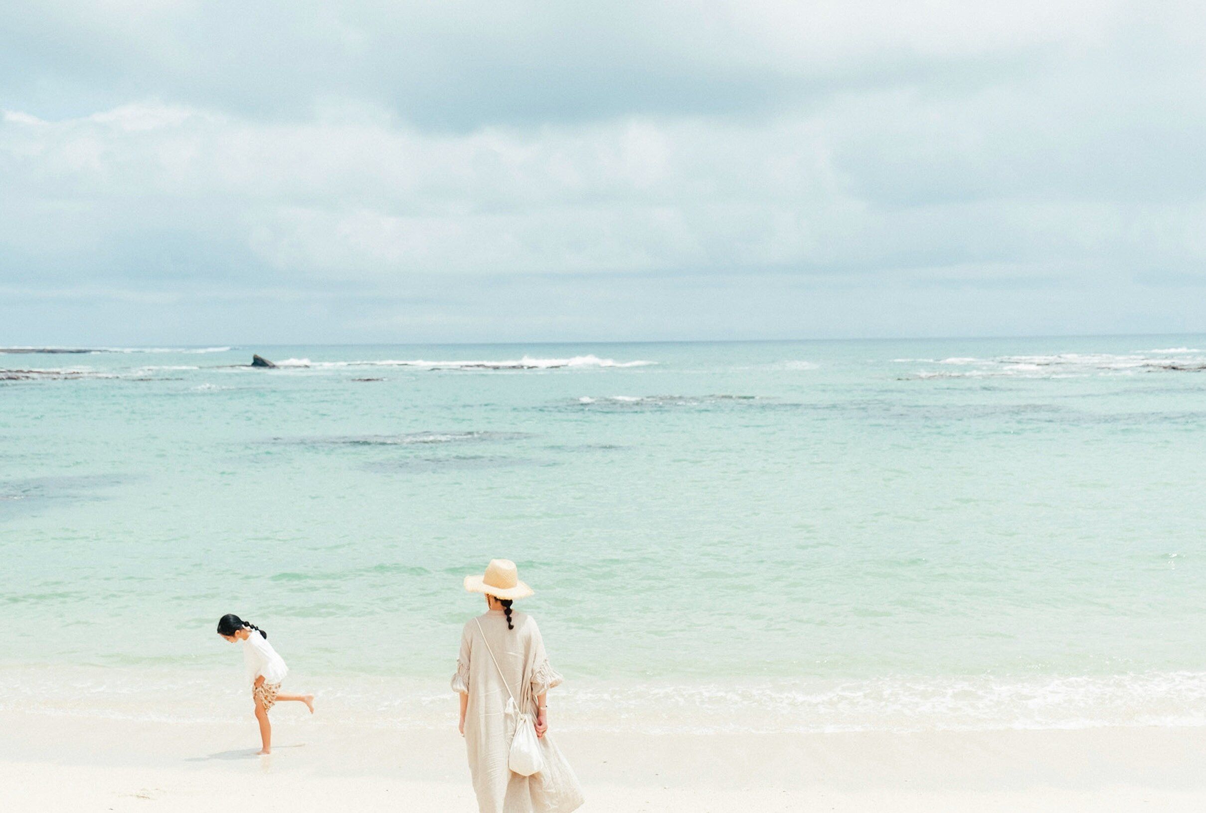 写真を眺めるだけでも旅した気分。東京から奄美大島へ移住した子ども３人の主婦の暮らしを、見せてもらった。