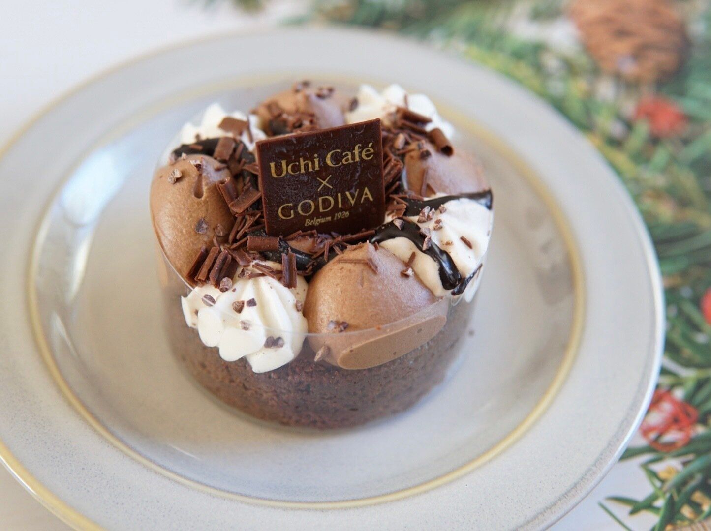 【ローソン】500円超えでも大満足！ウチカフェ×GODIVAがコラボ「クラシックショコラリース」