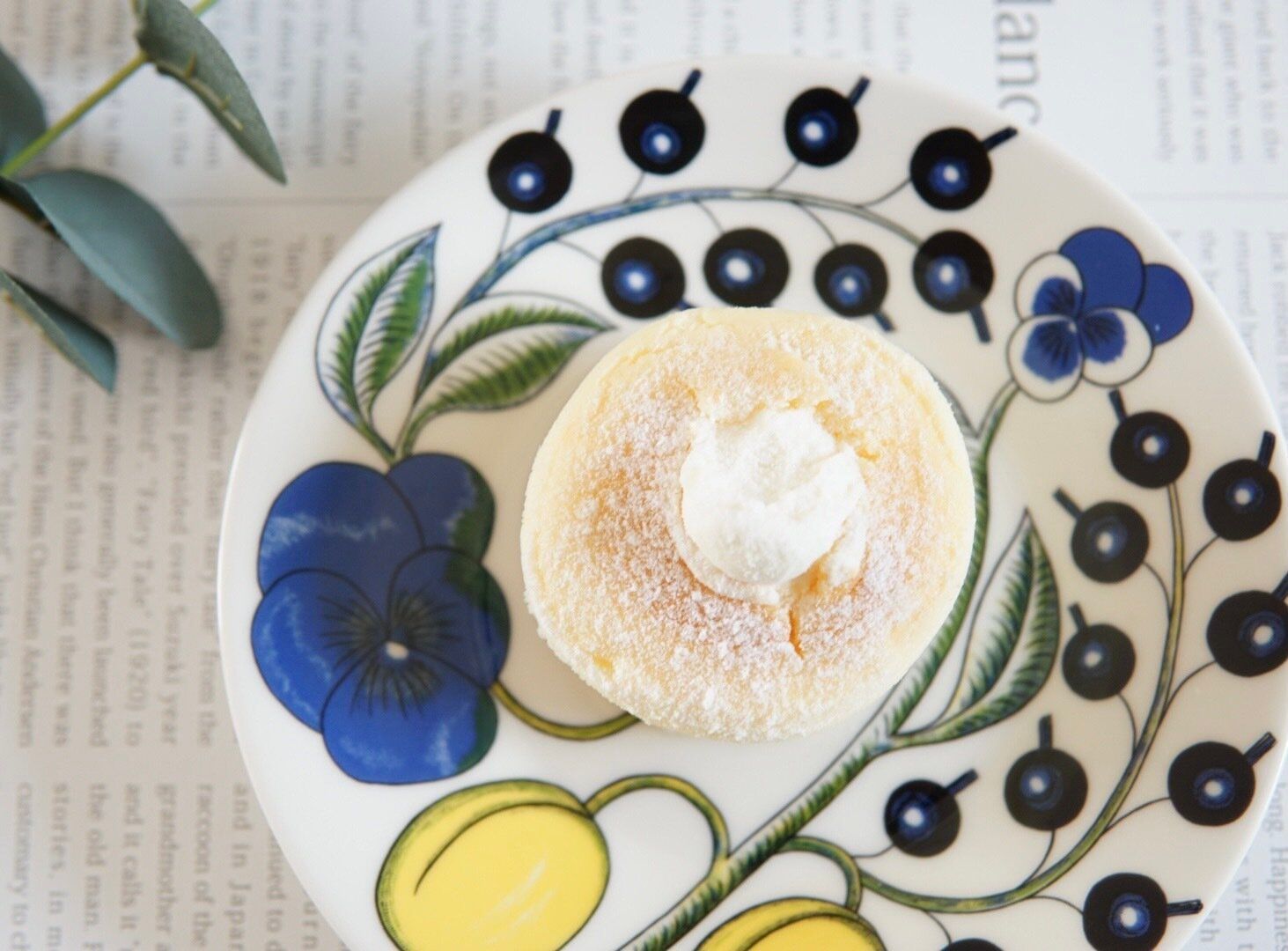 【ローソン】しゅわっとほどける食感とチーズの酸味がたまらない「ふわしゅわスフレチーズケーキ」