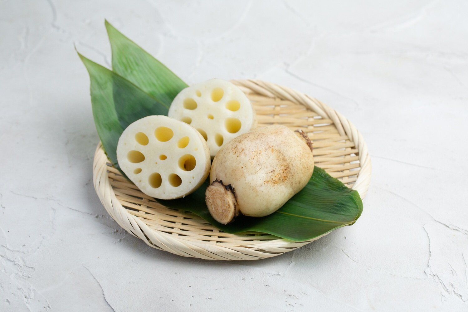 【旬食材】れんこんは水にさらす？酢水にさらす？もう迷わないための野菜ソムリエ解説