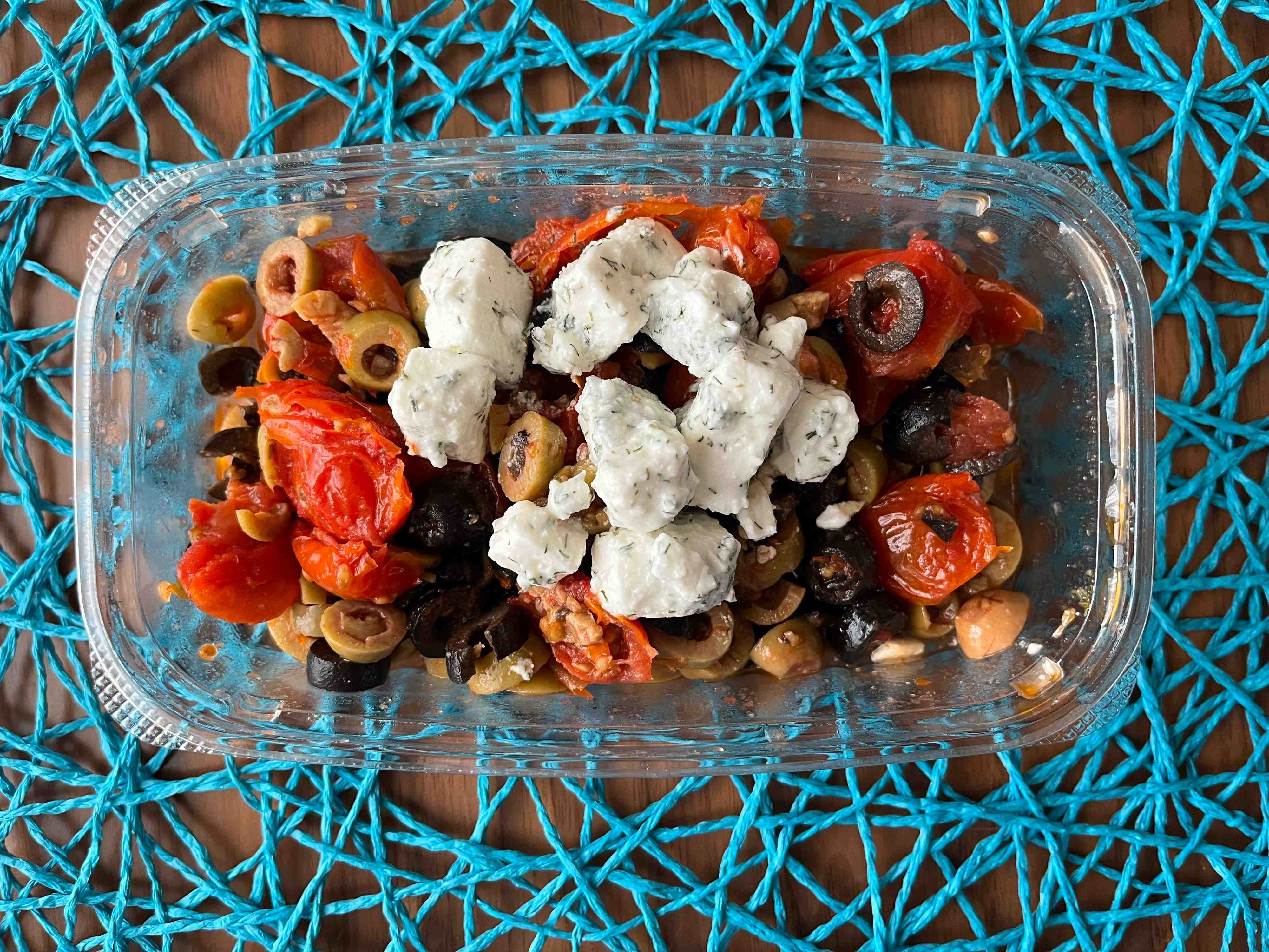 【成城石井】パンマニアのイチオシ！最もパンに合うデリ「フェタチーズとセミドライトマトマリネ」