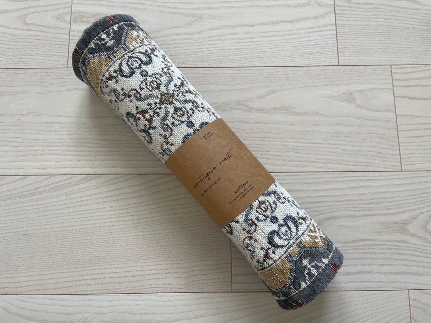 【3COINS】550円で買える！絶対おすすめ！かわいすぎるアンティークマット！