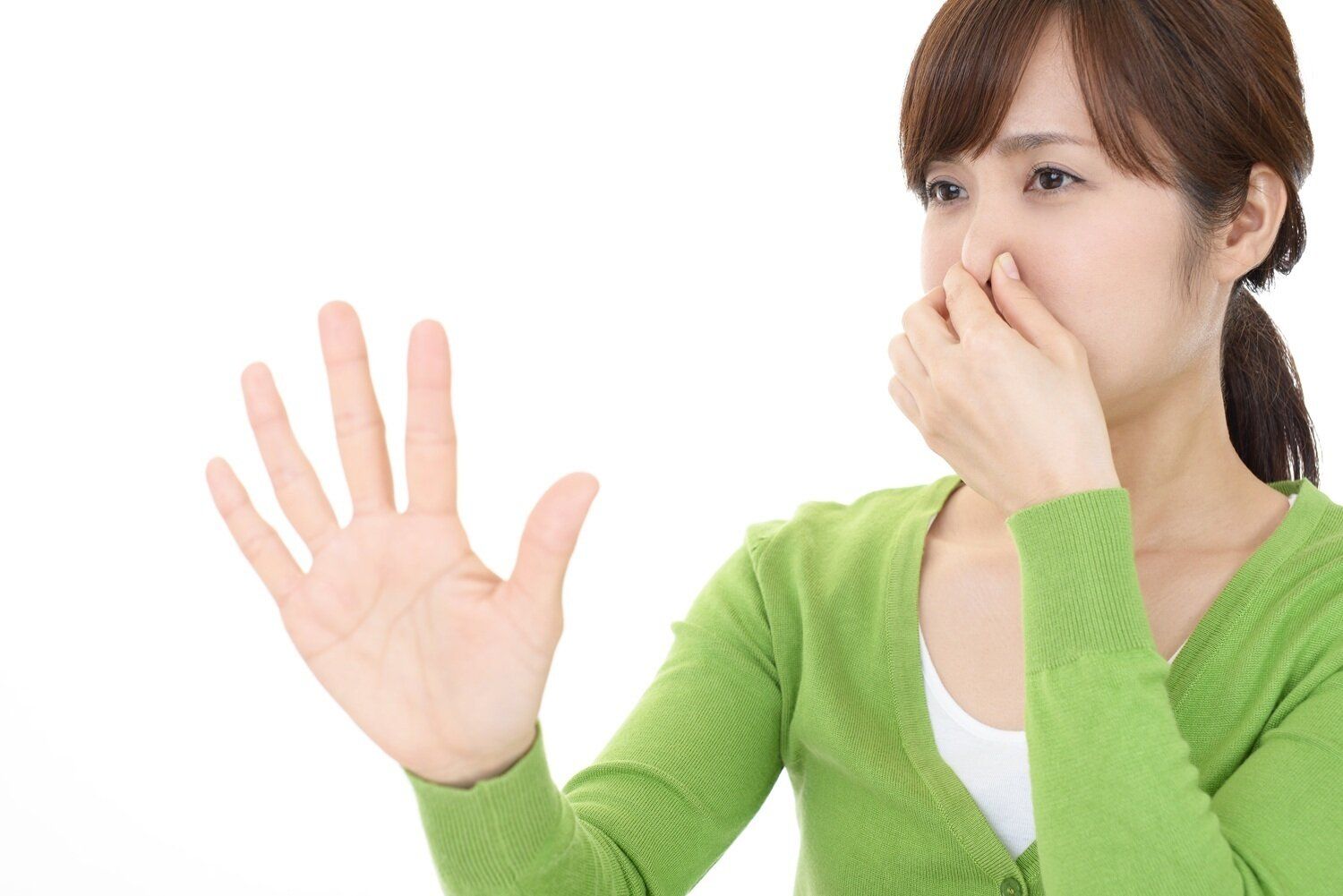 「食洗機の臭い」を除去する清掃方法｜洗剤を使ったやり方や予防方法も解説