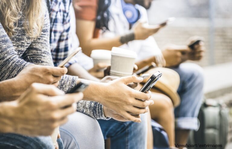 あなたのスマホは運気を下げているかも！OKスマホ・NGスマホの見分け方【Dr.コパの風水解説】