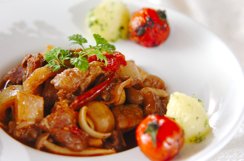 【管理栄養士監修】気になる「牛すじ」のカロリーや炭水化物量とは？食べる際に押さえるべきポイントを紹介