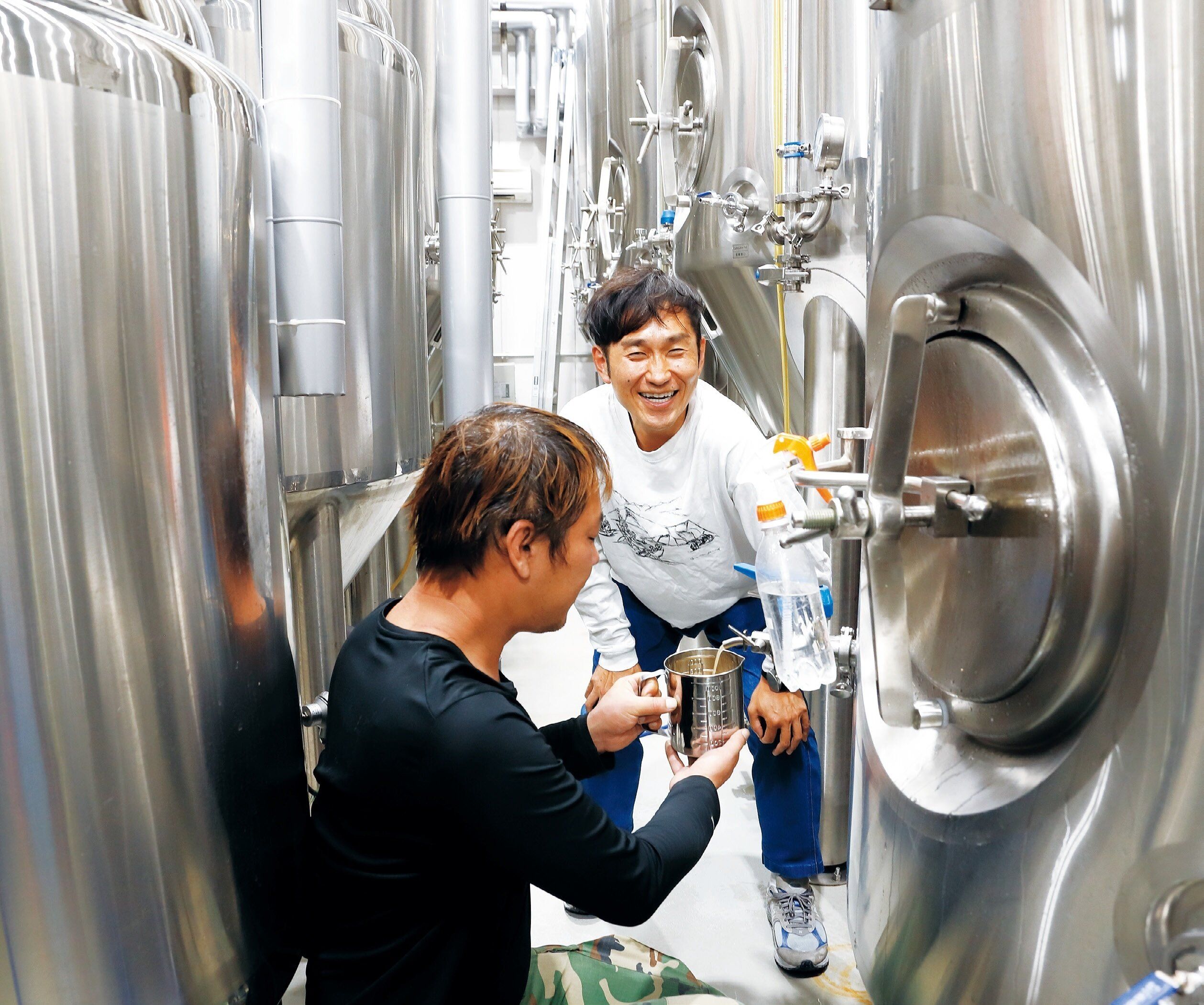 治安が悪いと言われる町で、無断欠勤多発の「問題児」たちが、いつの間にか仕事に本気で取り組んで目指すは全国区というすごい事業