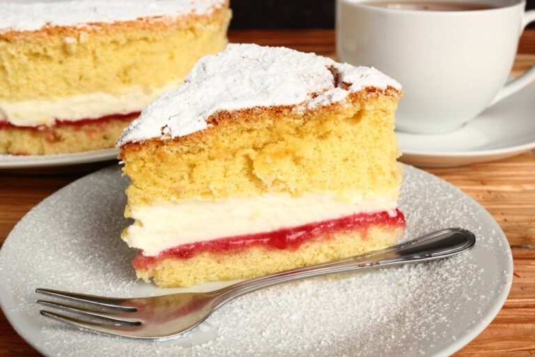 「スポンジケーキ」は冷凍できる！保存や解凍の方法・注意点は？アレンジレシピも紹介