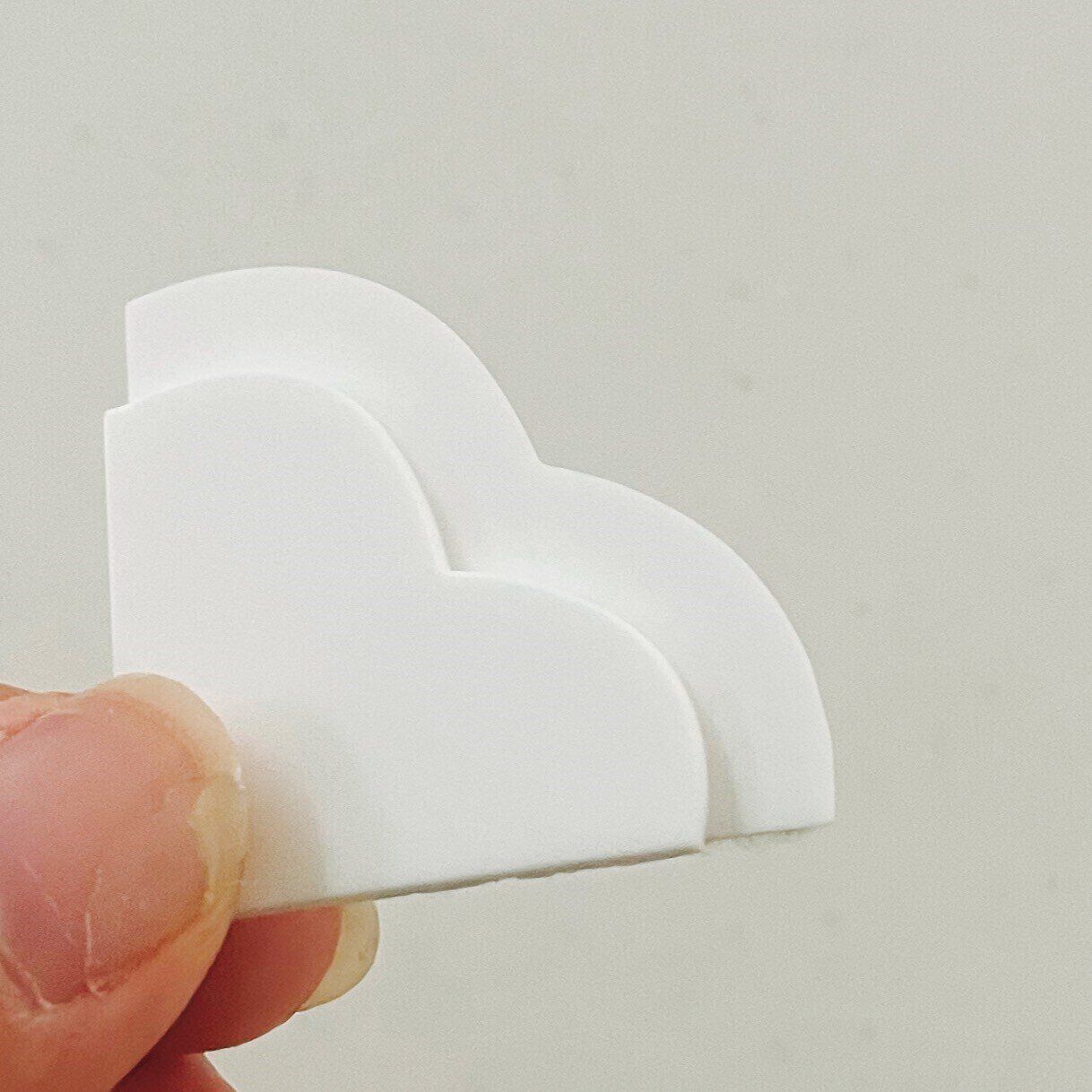 【ダイソー】100均マニアが買い替えた”シンプルミラー”は今までなかった機能付き！