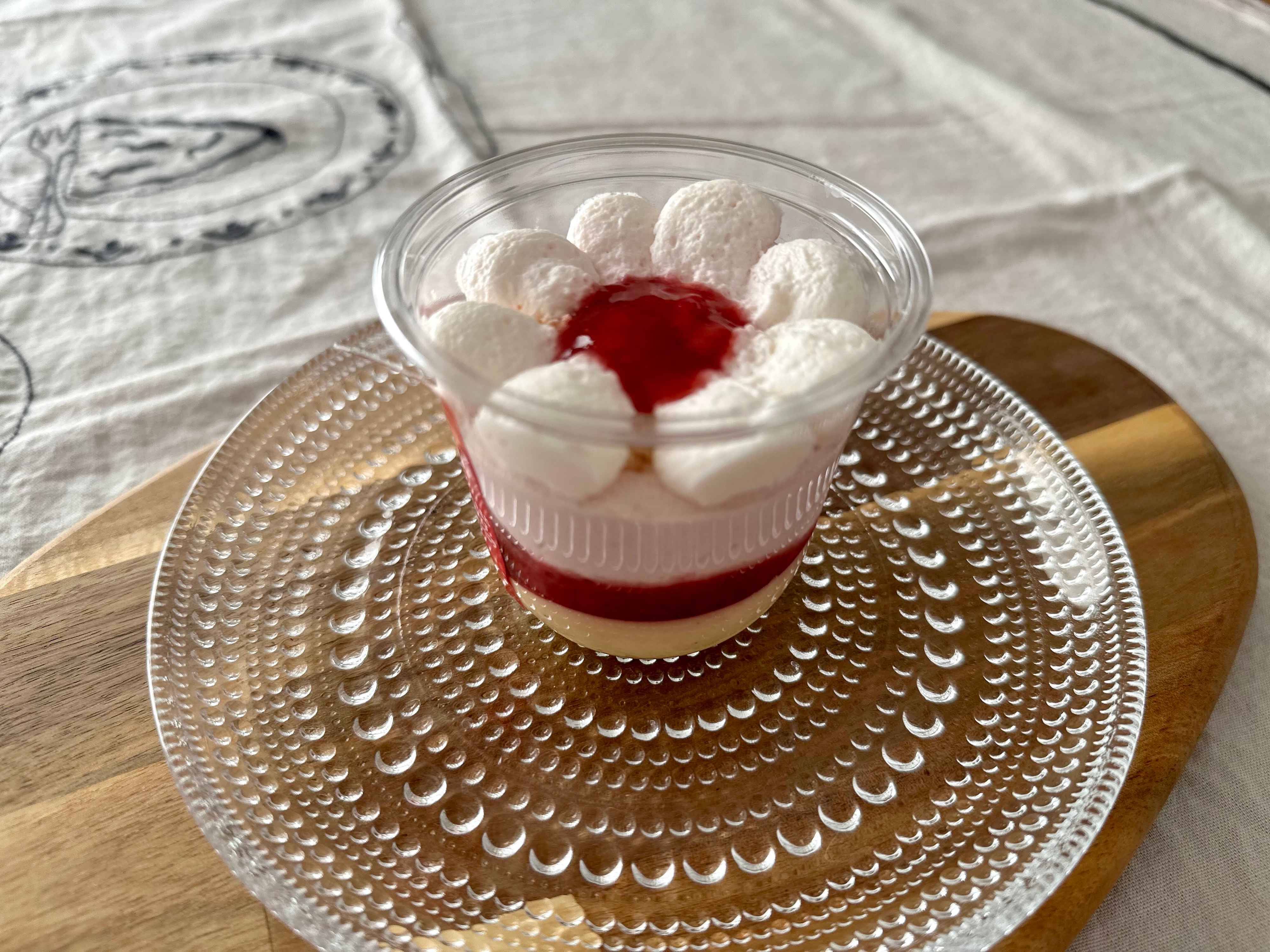 【セブン】まるでショートケーキ！特別感があじわえる「ベリーソースドルチェ」