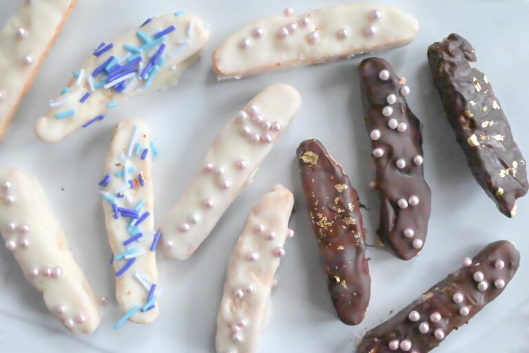 幼稚園児でも作れる♪ホットケーキミックスで簡単！チョコがけクッキーレシピ