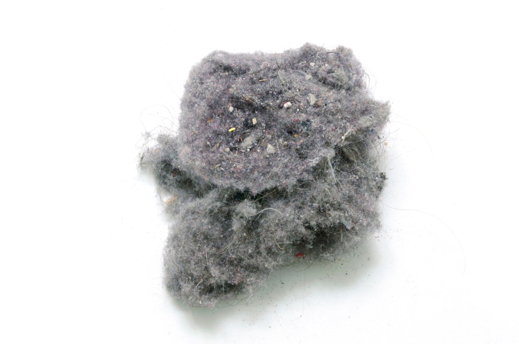 いつの間にか溜まる「ホコリ」の意外な正体とは!?掃除のコツ、発生を防ぐ対策方法も解説