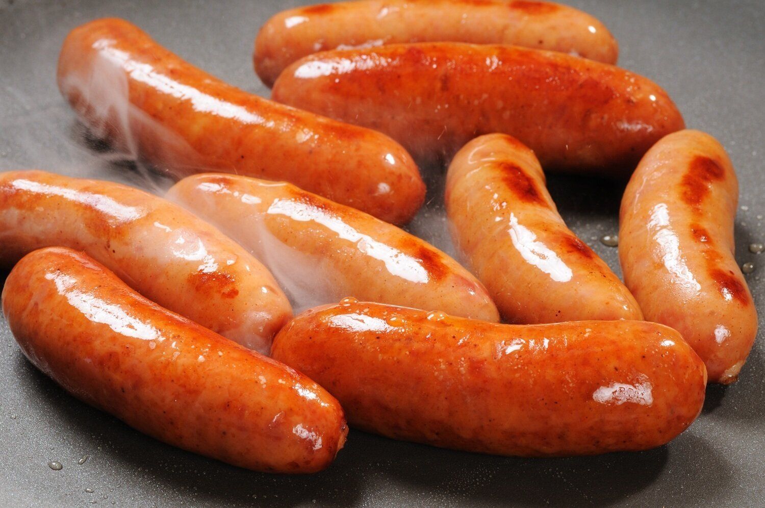「ウインナー」の冷凍方法は？長持ちさせるコツやおすすめの活用レシピを紹介