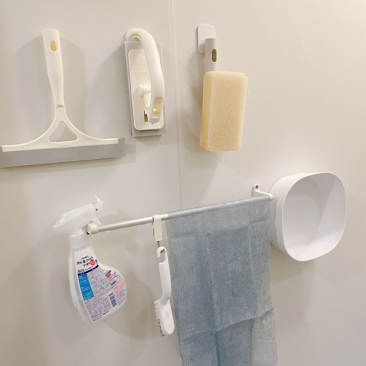 【ニトリ】もうフックはいらない！くっつけるだけの簡単収納お風呂掃除グッズ