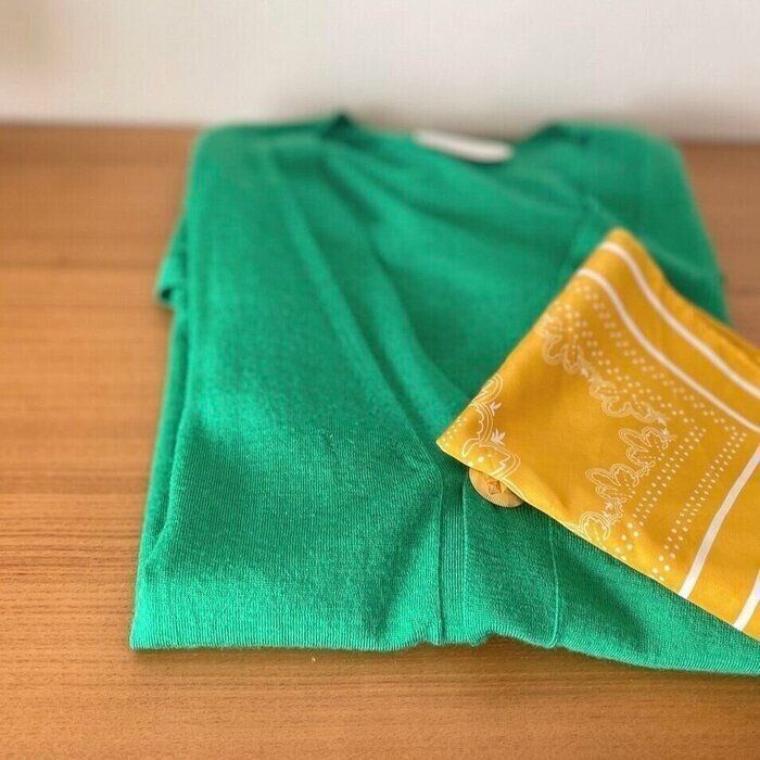 【大人はワンポイントで華やかさアップ！】40代の“色”の取り入れ方