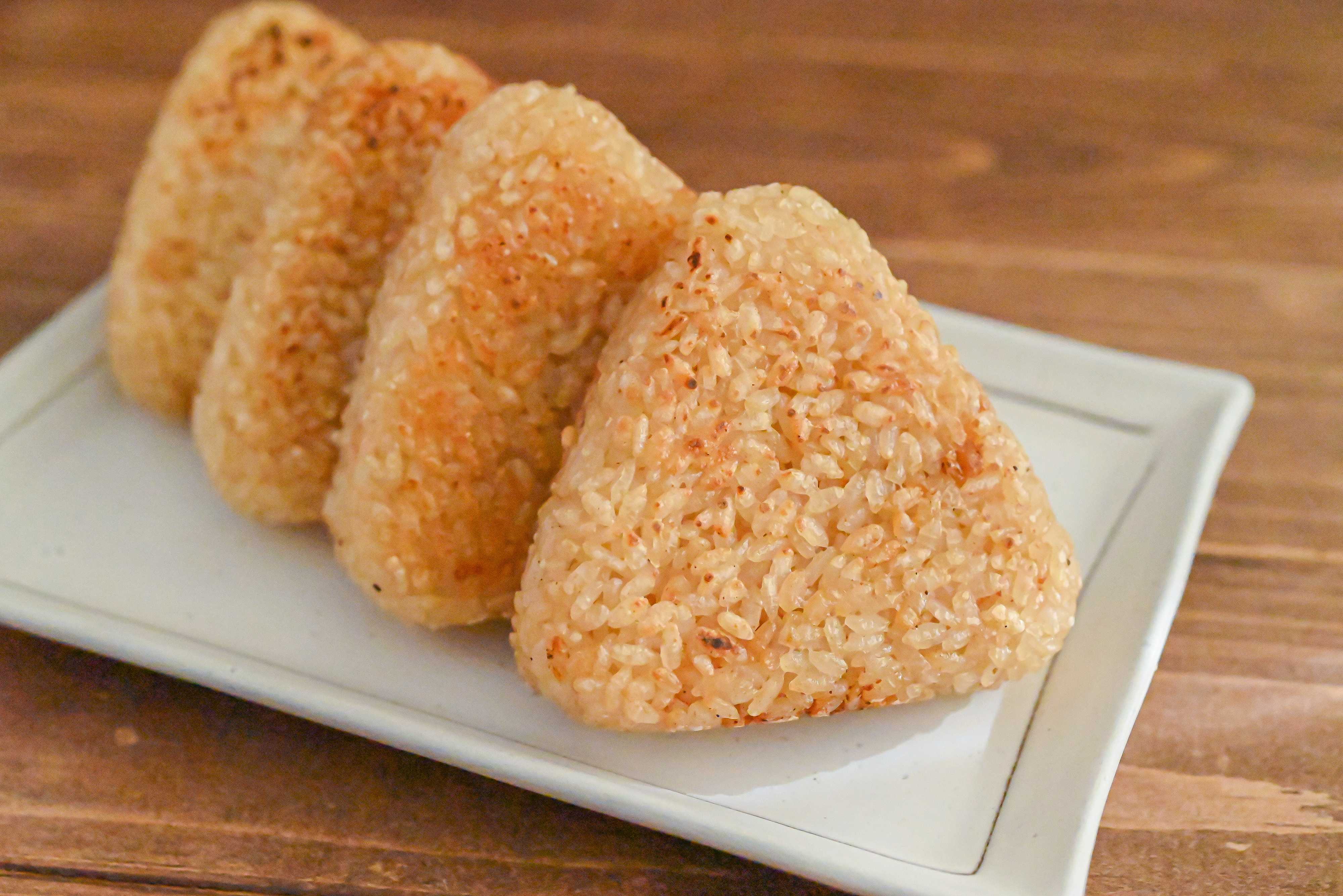 冷凍保存できる！自家製の焼きおにぎりで家事貯金♪簡単に作れる「焼きおにぎり」レシピ