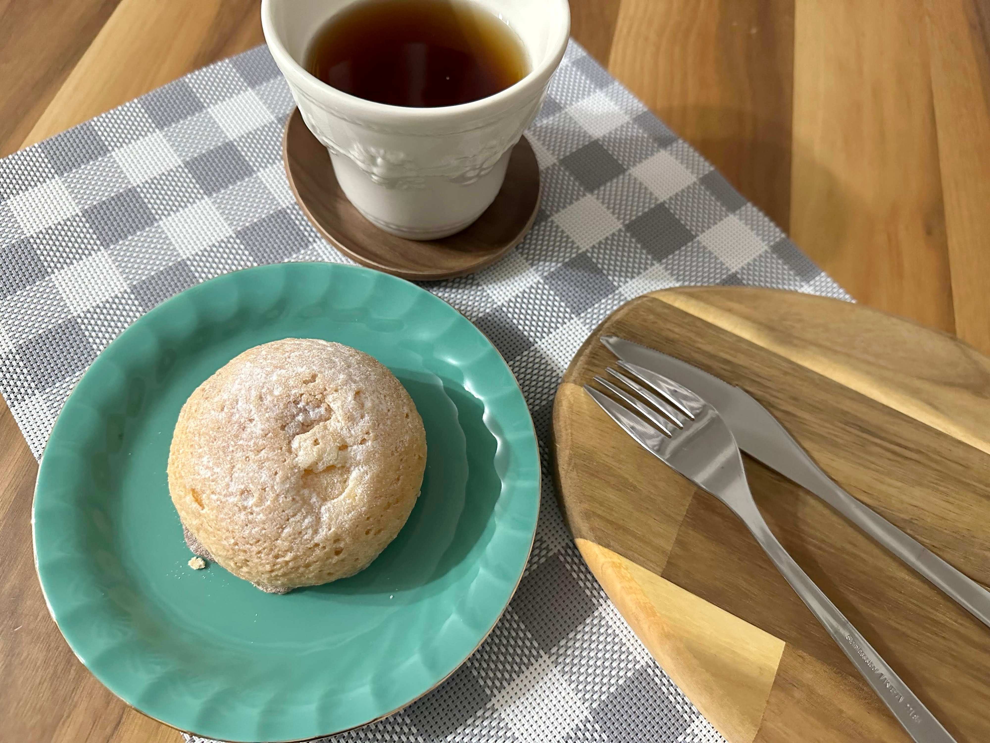 【ローソン新商品】チーズ好き歓喜！クリームチーズたっぷり＆バター香る「クッキーシュー」が登場！