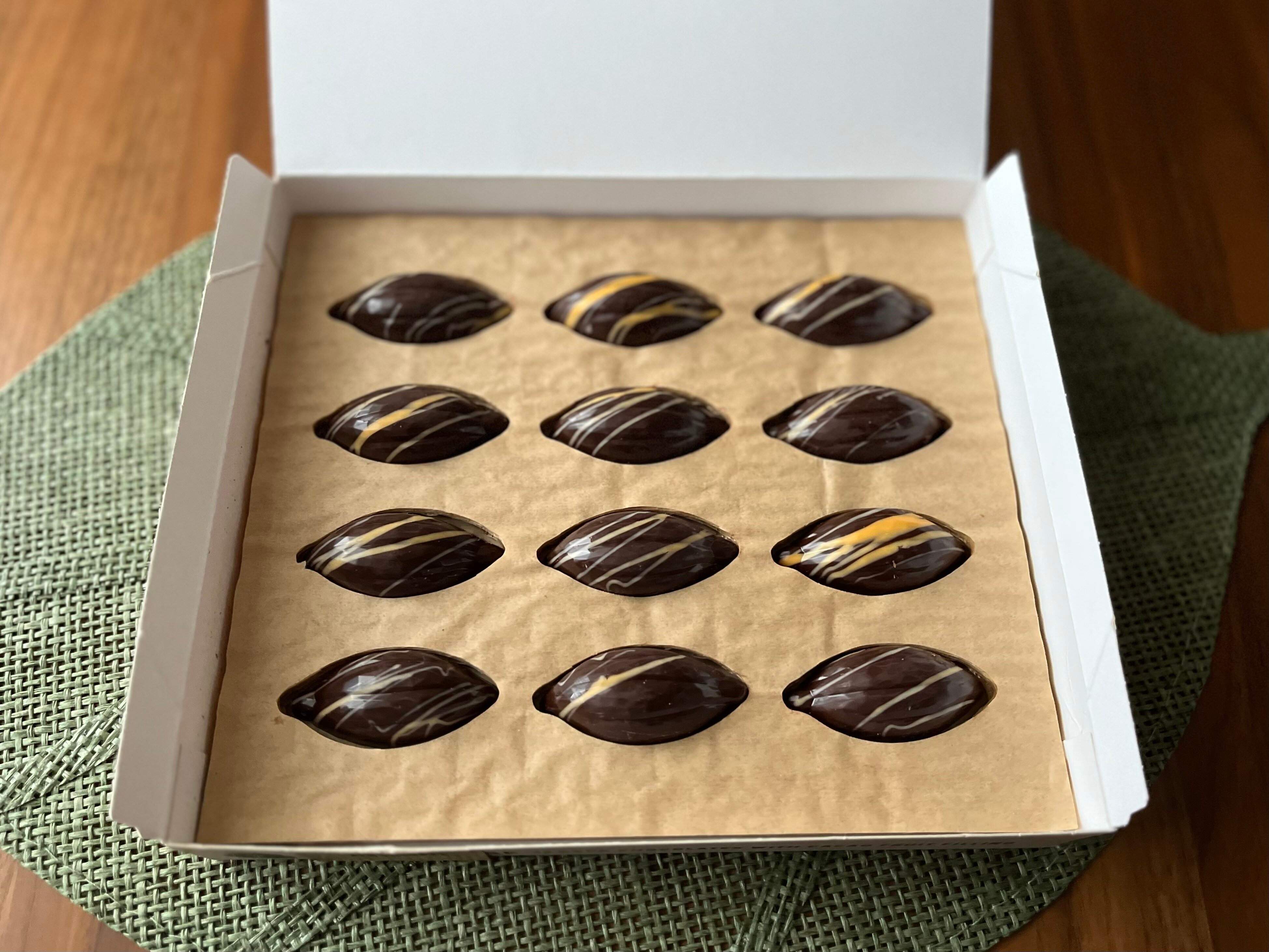 【カルディ】甘酸っぱい!?カカオの果肉「カカオフルーツ」を練り込んだ珍しいチョコレート