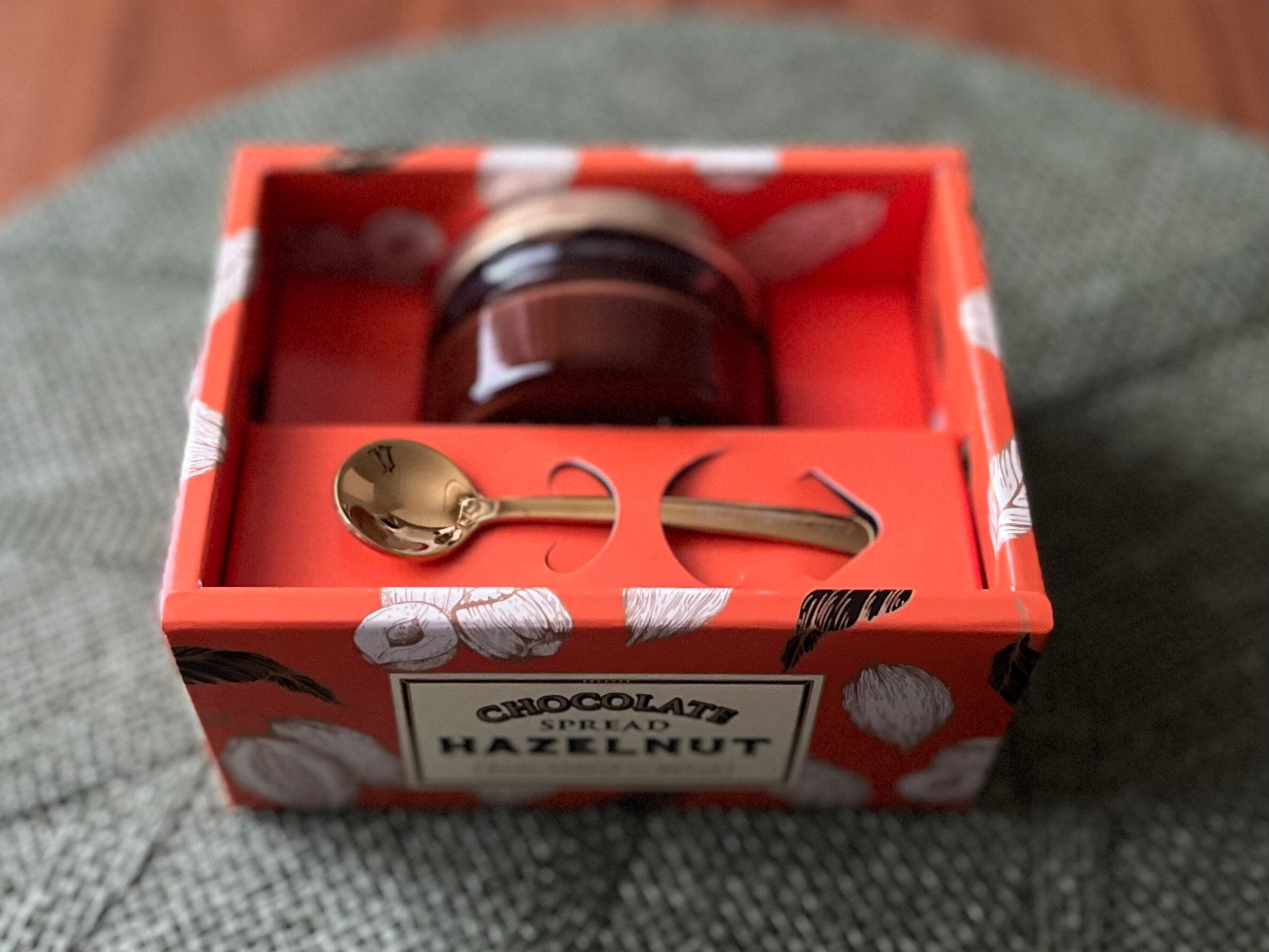 【カルディ】ちょっぴり背徳的!?“スプーンで食べる“濃厚チョコスプレッド