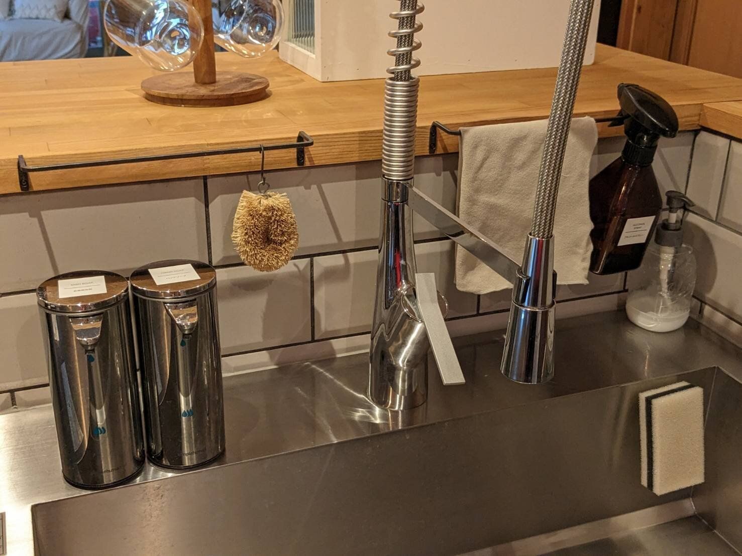 【収納】インテリア性抜群！「アイアンバー」で作る「浮かせる収納」