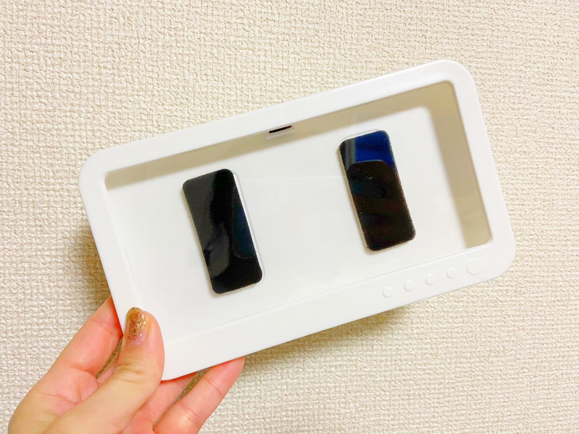 【ダイソー】でも見つけた！お風呂やキッチンで大活躍間違いなしの「防滴スマホホルダー」