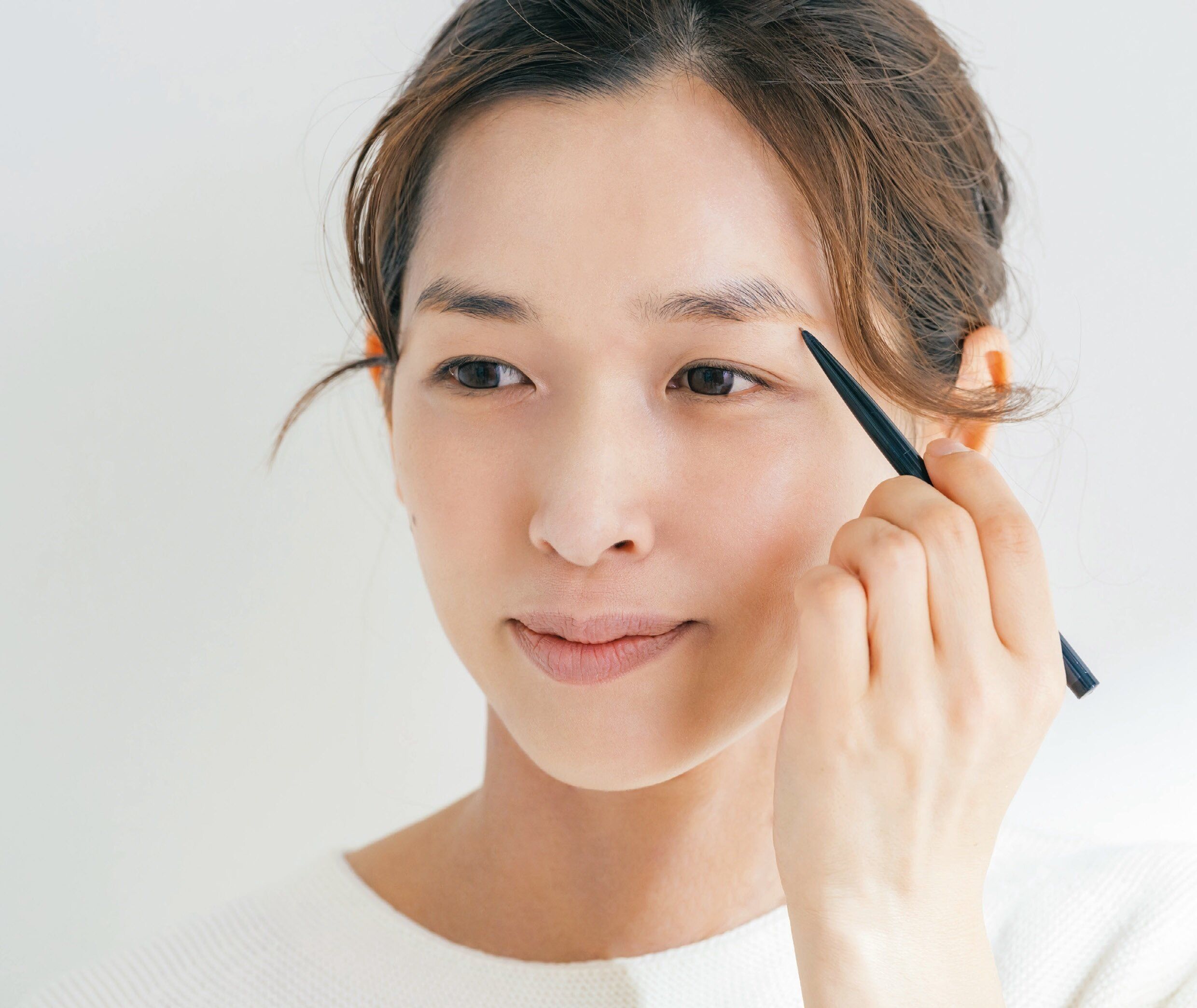 「化粧したのに老けている…」はメイクが変わってないから！今どき「あか抜け眉メイク」で昭和顔脱却♪