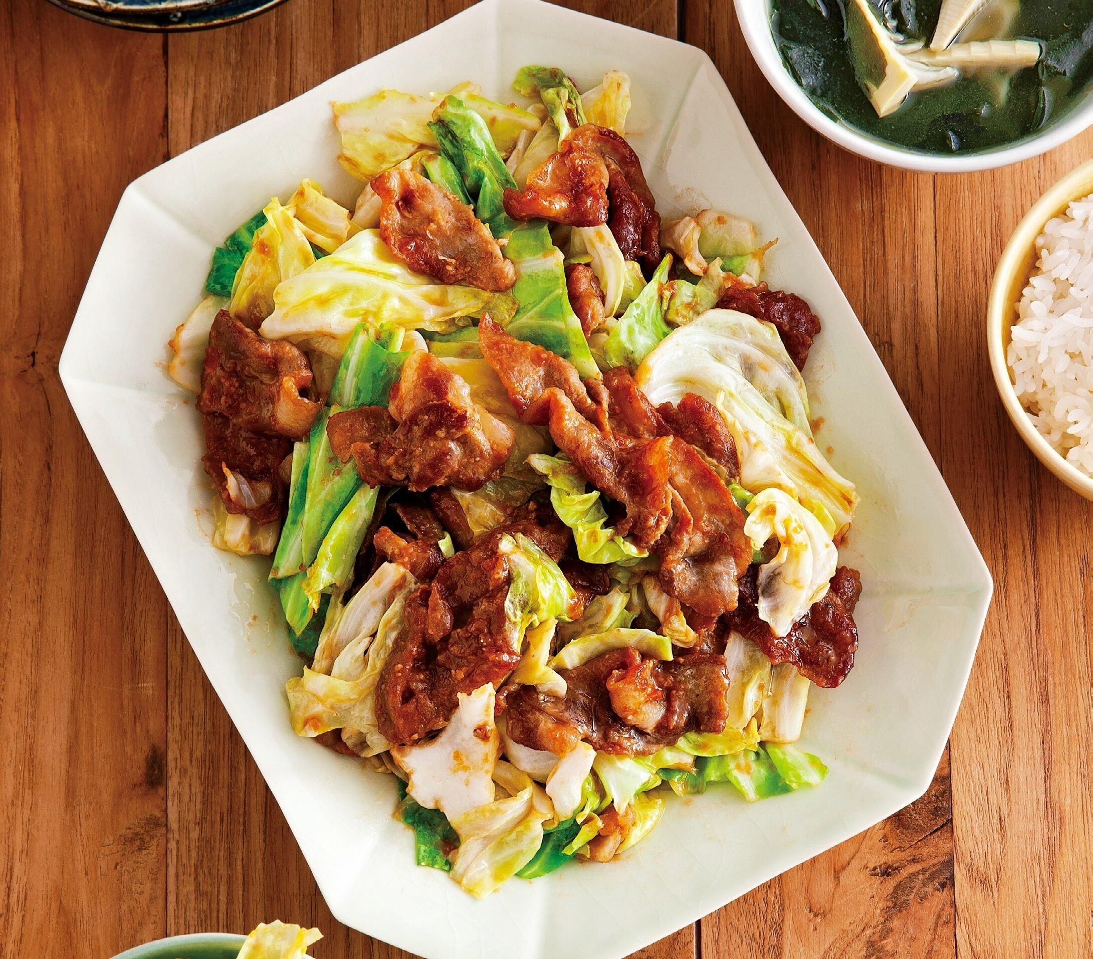 キャベツの食感がやみつき＆ご飯が進む「シンプル回鍋肉＆たけのことわかめの中国風スープ」