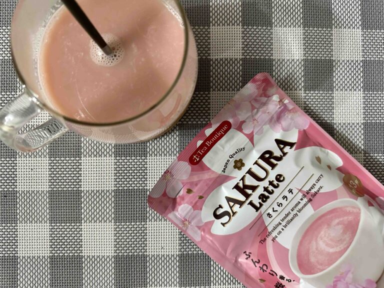 【KALDI新商品】満開の桜の香りにウットリ「さくらラテ」自宅で手軽にカフェ気分♪