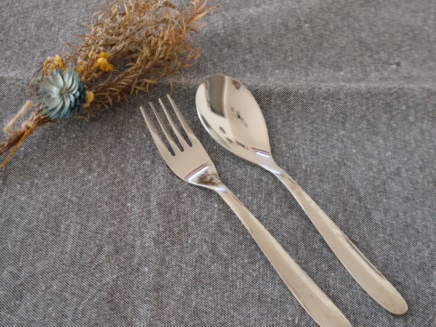 【写真の撮り方】食器に室内が写り込むのを解消するプロの小ワザを大公開