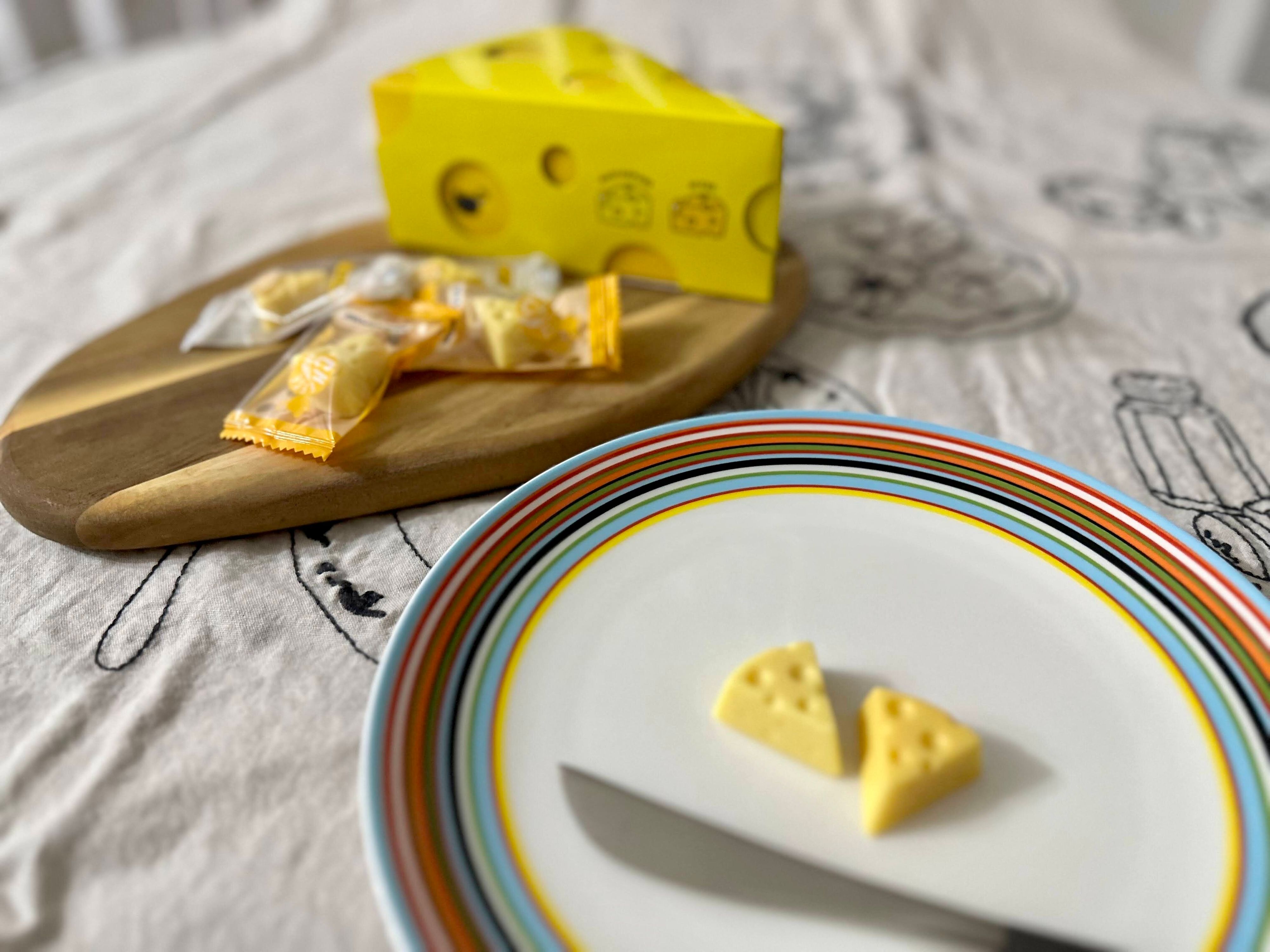 【KALDIオリジナル】盛り上がること間違いなし！見た目も味も笑っちゃうほどチーズのおもしろチョコが登場！