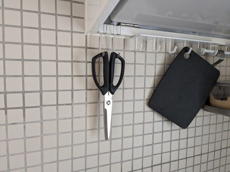 【セリア】料理も掃除もラクに！レンジフード下を有効活用できる便利グッズ