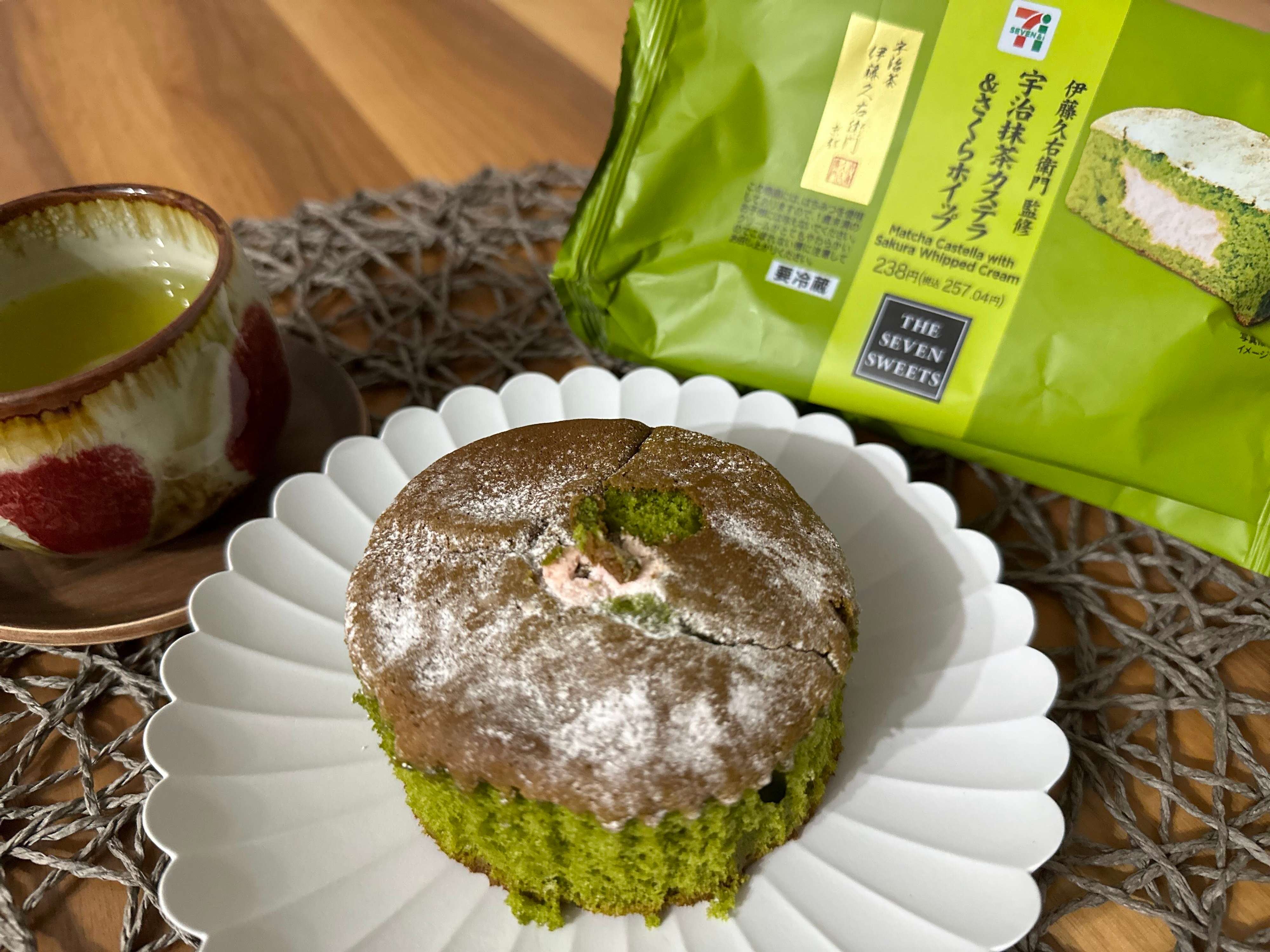 【セブン新商品】創業190年「伊藤久右衛門監修 宇治抹茶カステラ＆さくらホイップ」がペロリといけちゃうおいしさ