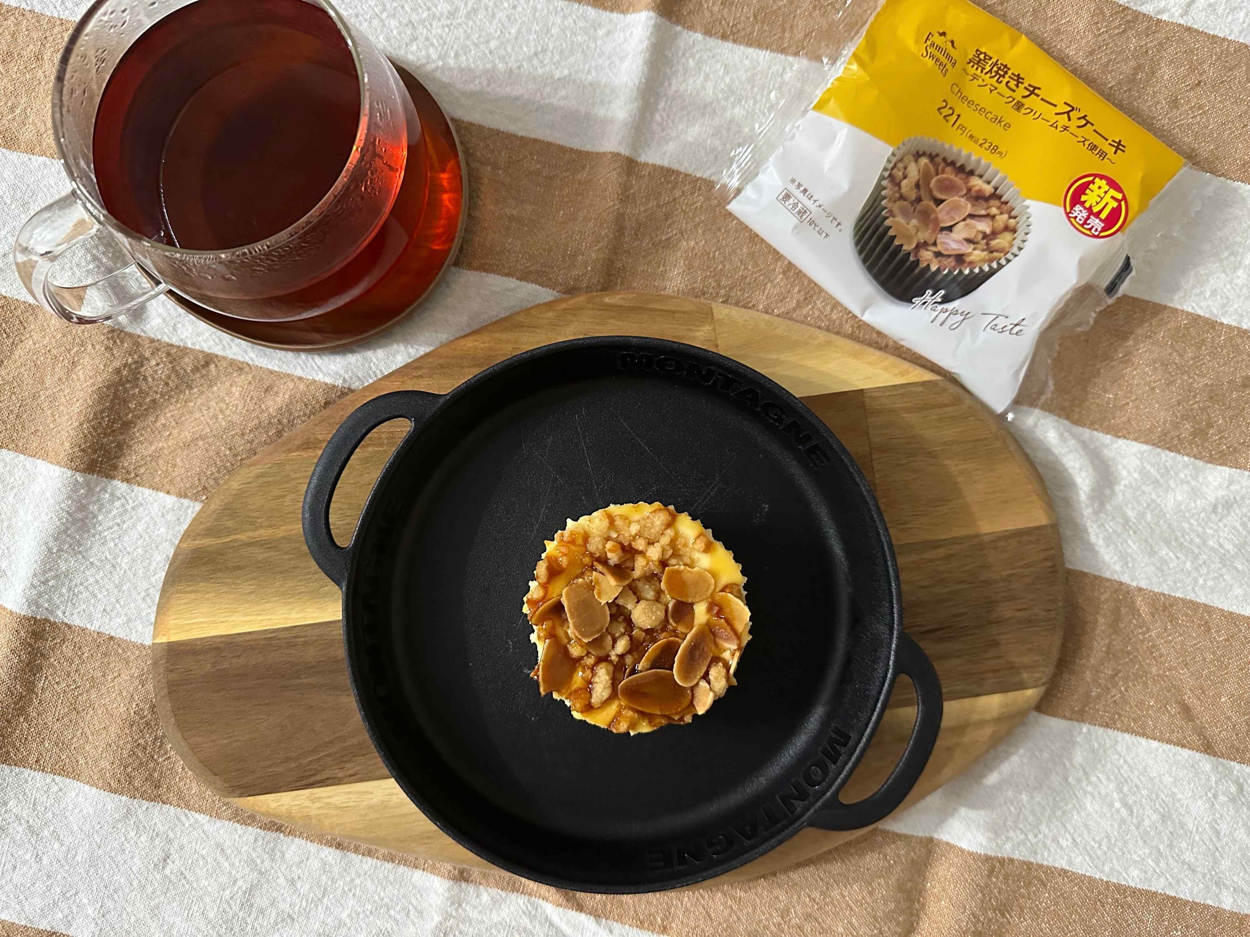 【ファミマ新商品】豪華すぎるトッピングにも注目！デンマーク産クリームチーズを使用した「窯焼きチーズケーキ」