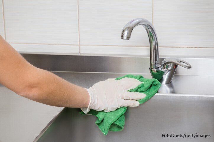 【ふだんの掃除】だいたいの汚れは水拭きで落ちる！気づいたときにサッと拭きが正解