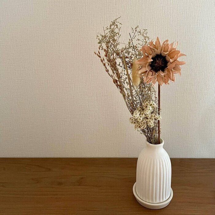 100均で買えるおすすめの花瓶・フラワーベース23選｜おくだけで部屋のおしゃれ度アップ