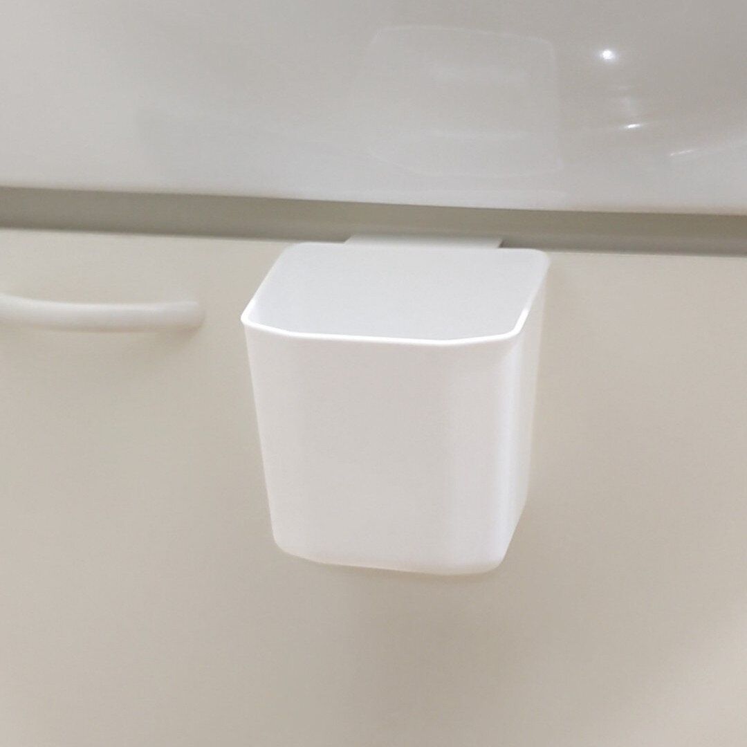 【セリア】扉につける小物ポケットはつっぱり棒にも相性抜群！よく使うものの収納にオススメ