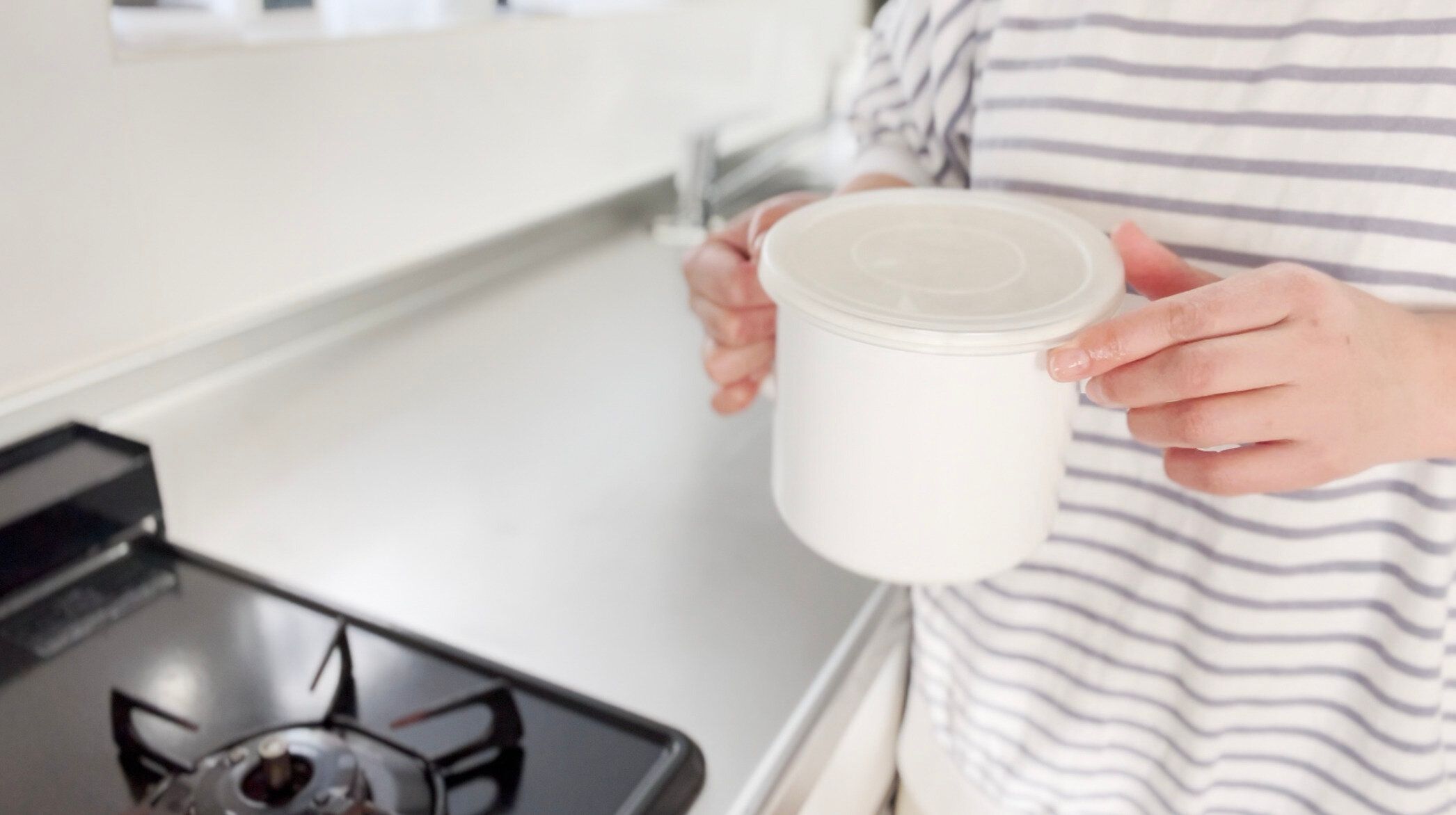 生ゴミの臭い対策に！便利な「琺瑯ストッカー」がキッチンで手放せなくなること間違いなし