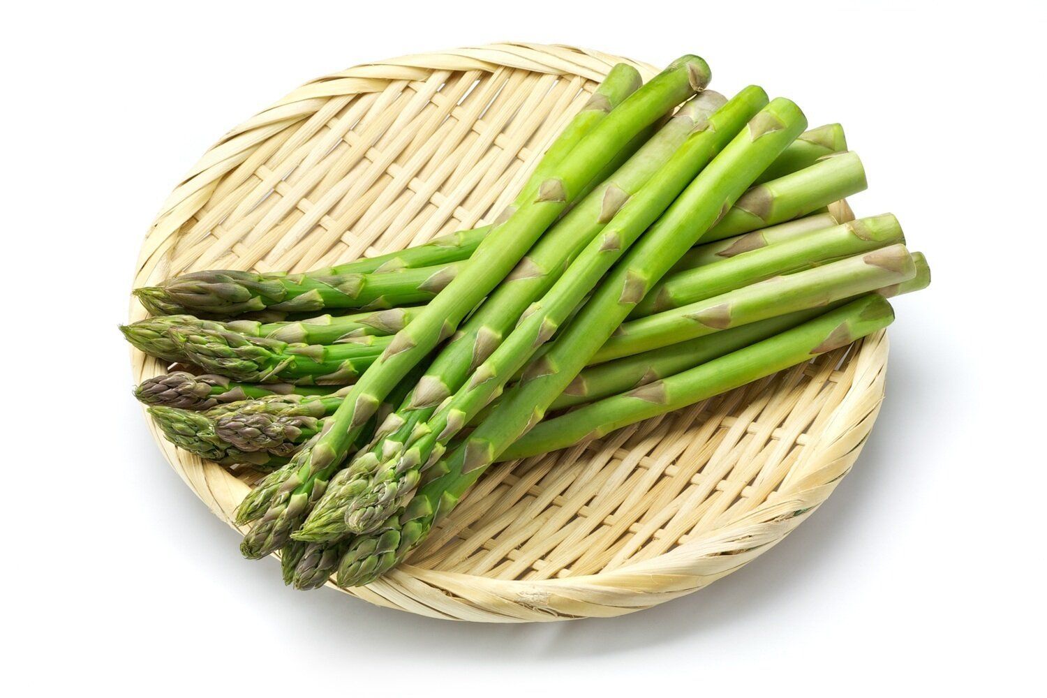 アスパラガスって「生」でも食べられるんです！新鮮なものを選ぶなら先端と切り口に注目！もっとおいしく食べるポイントをご紹介