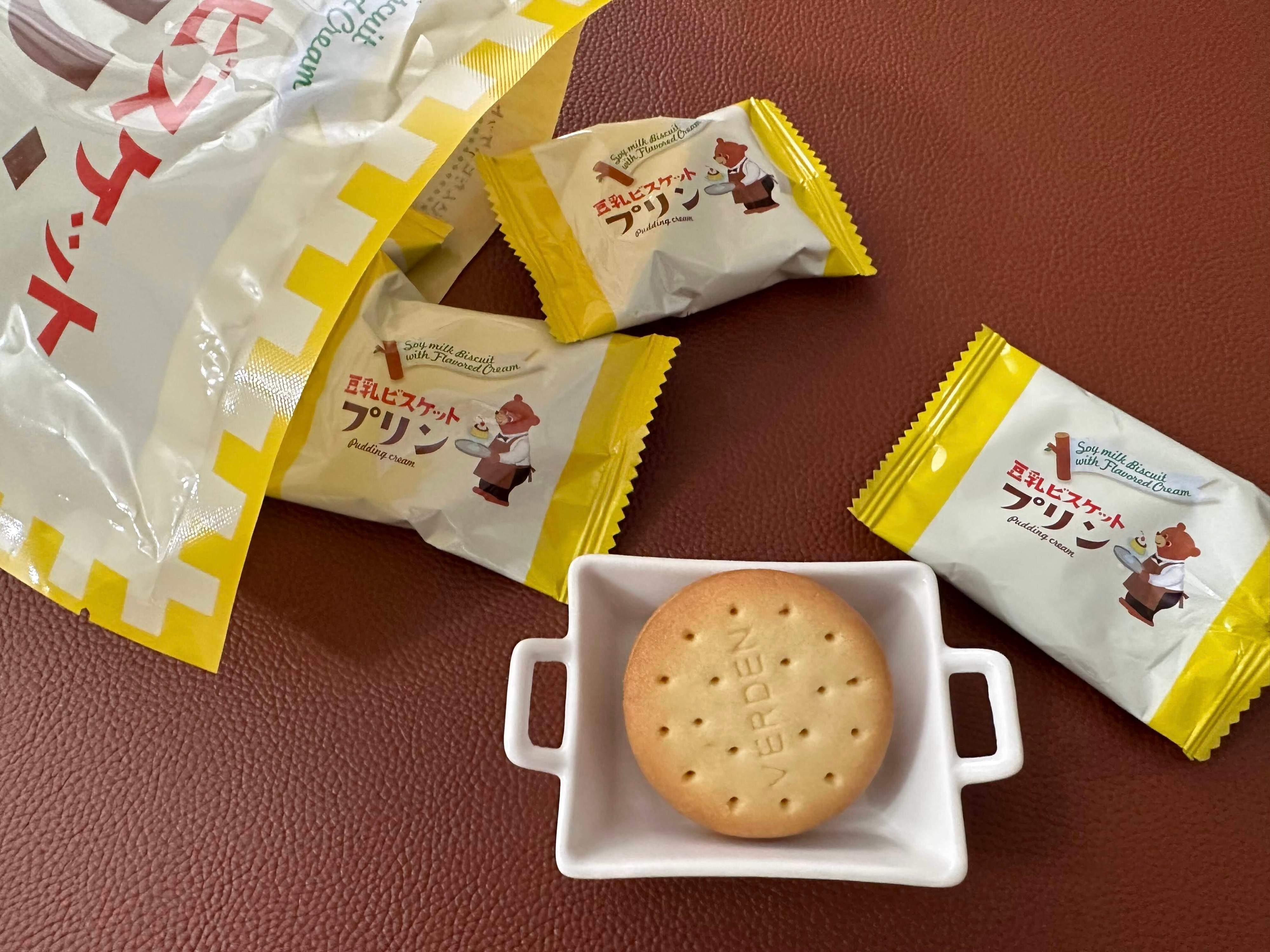 【カルディ新商品】大人気「豆乳ビスケット」シリーズに数量限定「プリンクリーム」が登場♪