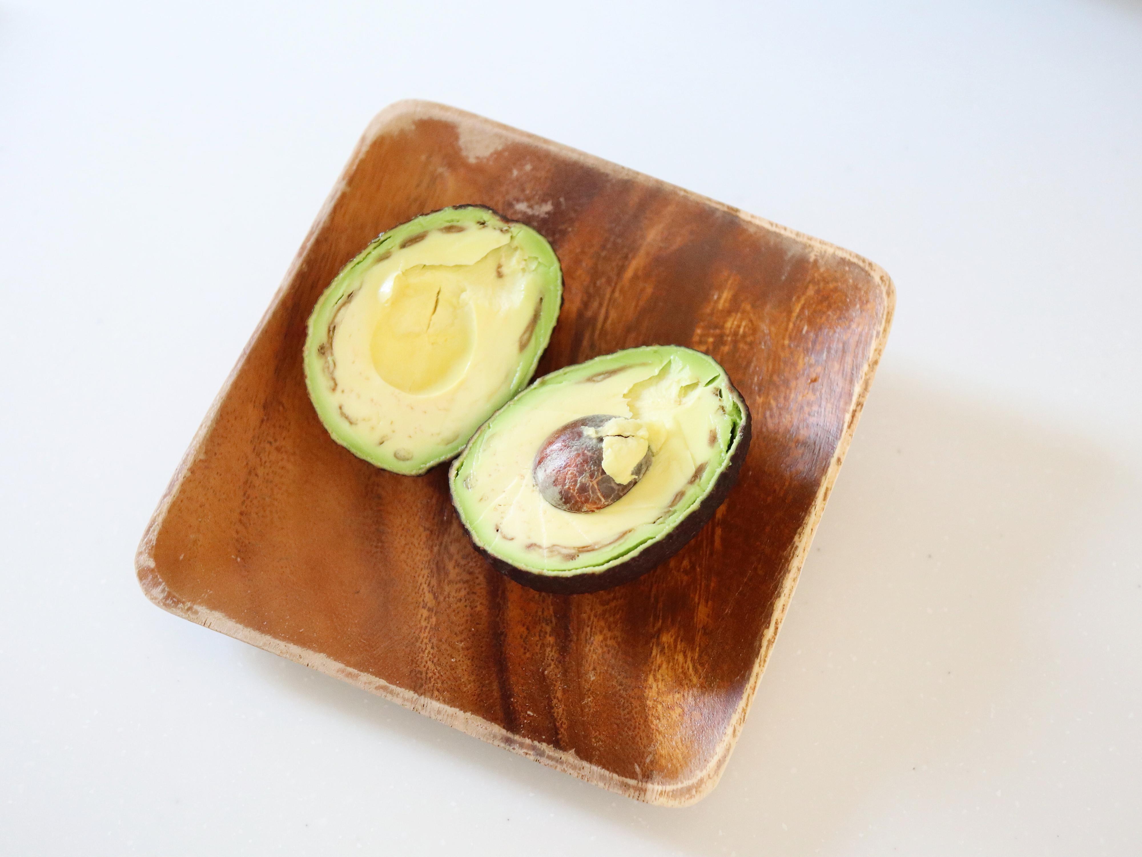 捨てないで！熟しすぎたアボカドをひと工夫でおいしいおつまみに