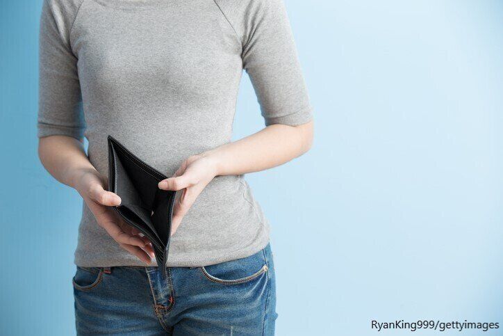 当てはまったら要注意！「贅沢してないのになぜか貯まらない人」の特徴5選