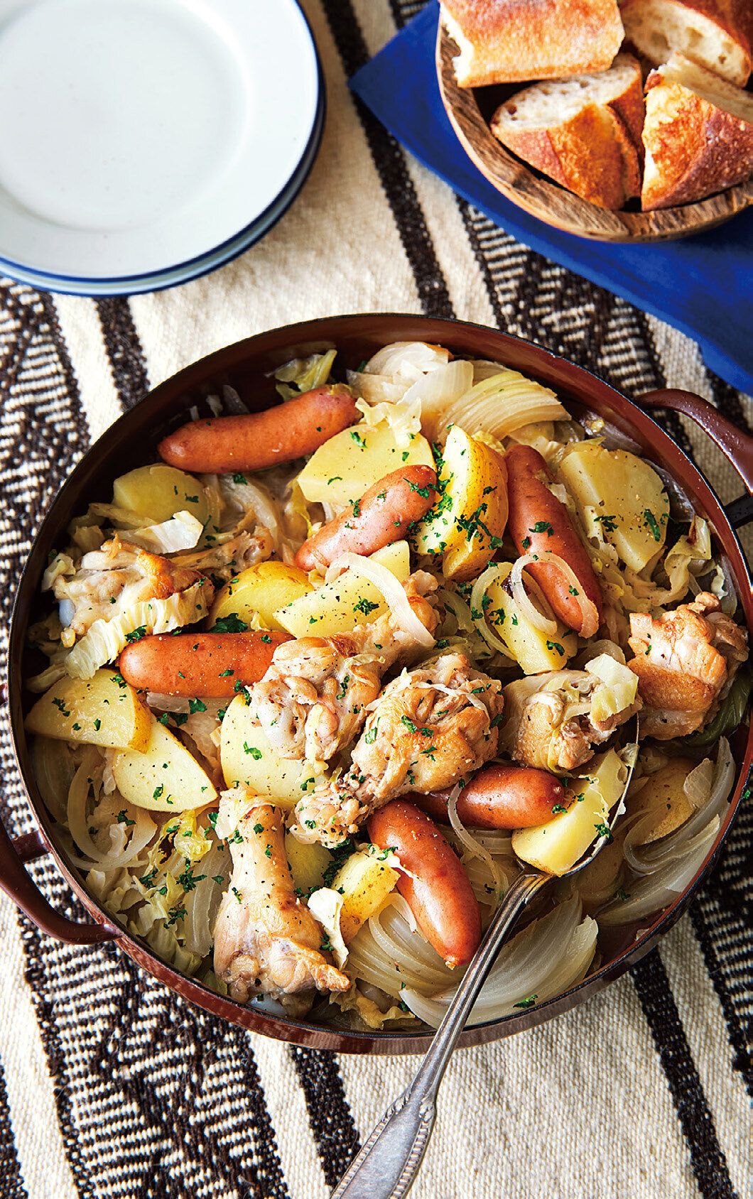 【ワタナベマキさんレシピ】シンプルだけど癖になる一品「豚のソースから揚げ」「鶏手羽とソーセージのドイツ風」