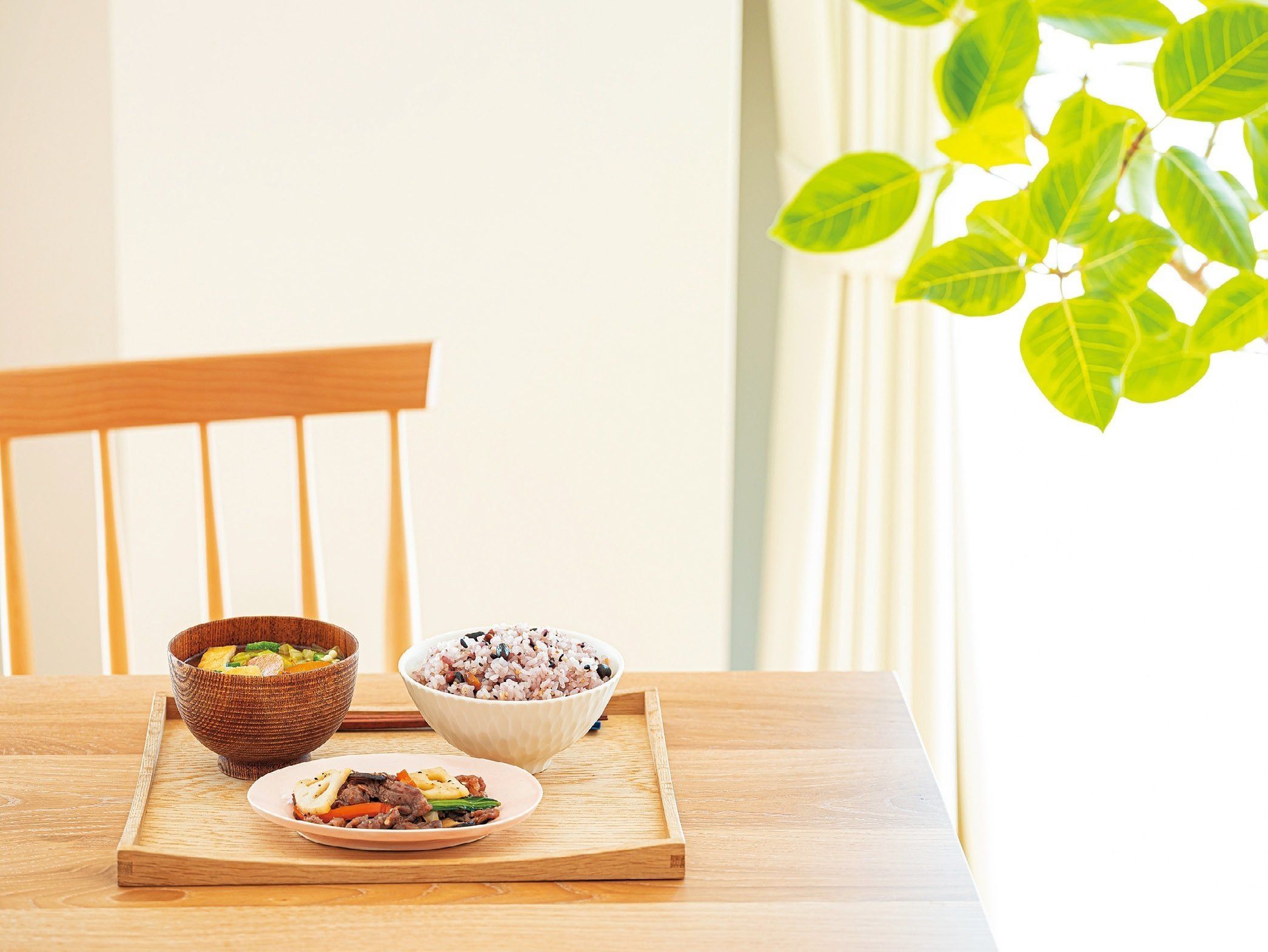 【驚きの事実】ご飯を食べるとお腹が痩せる！プロがその理由を解説