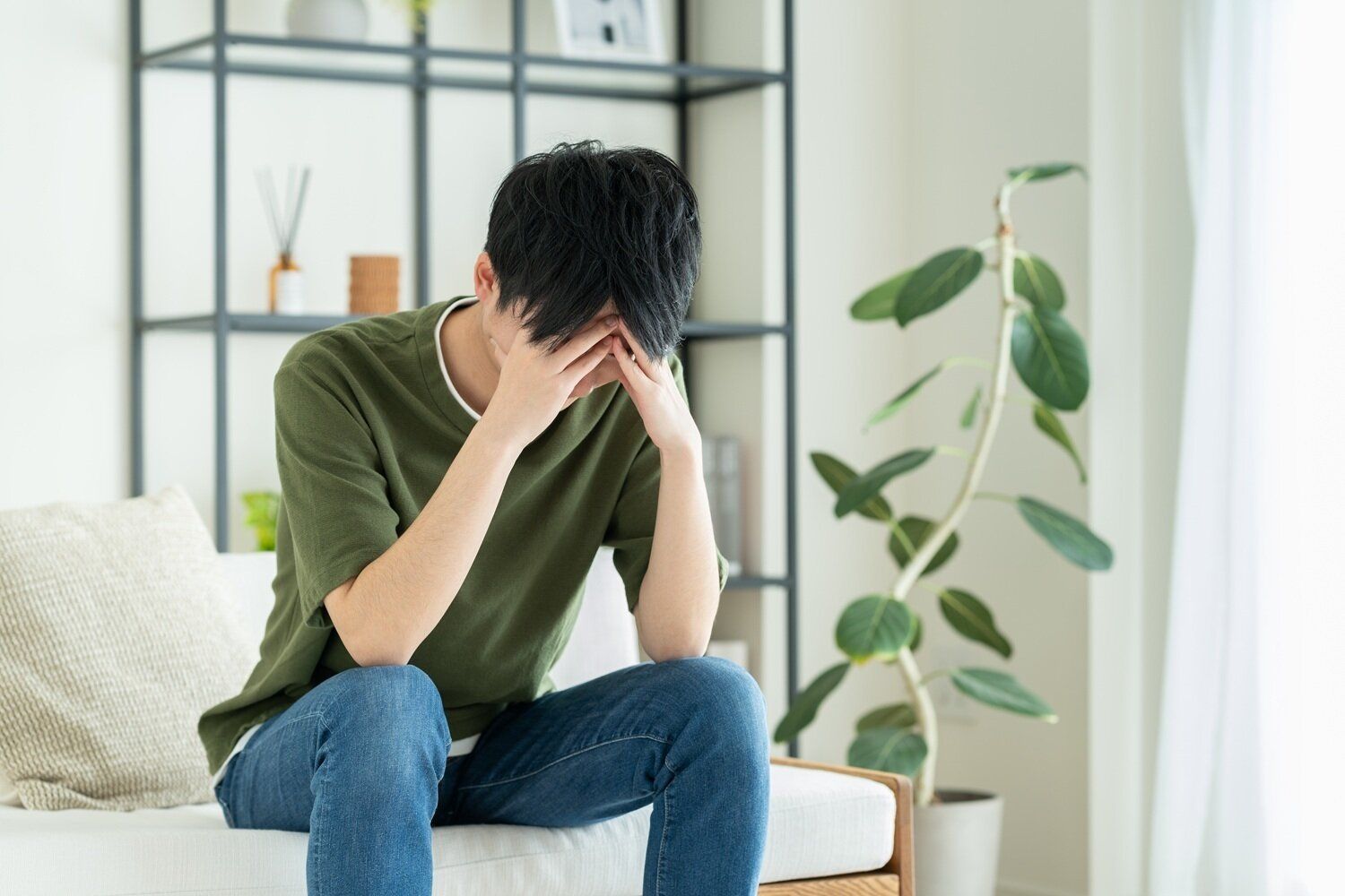 「なんか変かも？」と胸騒ぎ……夫が鬱になった時妻はどうすればいいのか