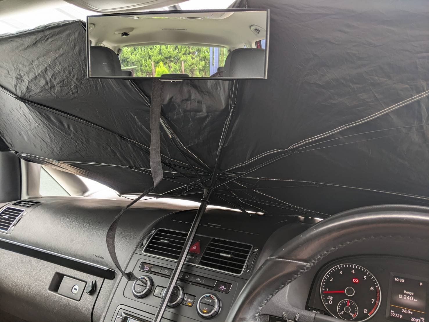 【収納】傘型サンシェード派集合！収納のプロが愛用する“専用じゃない”ケース