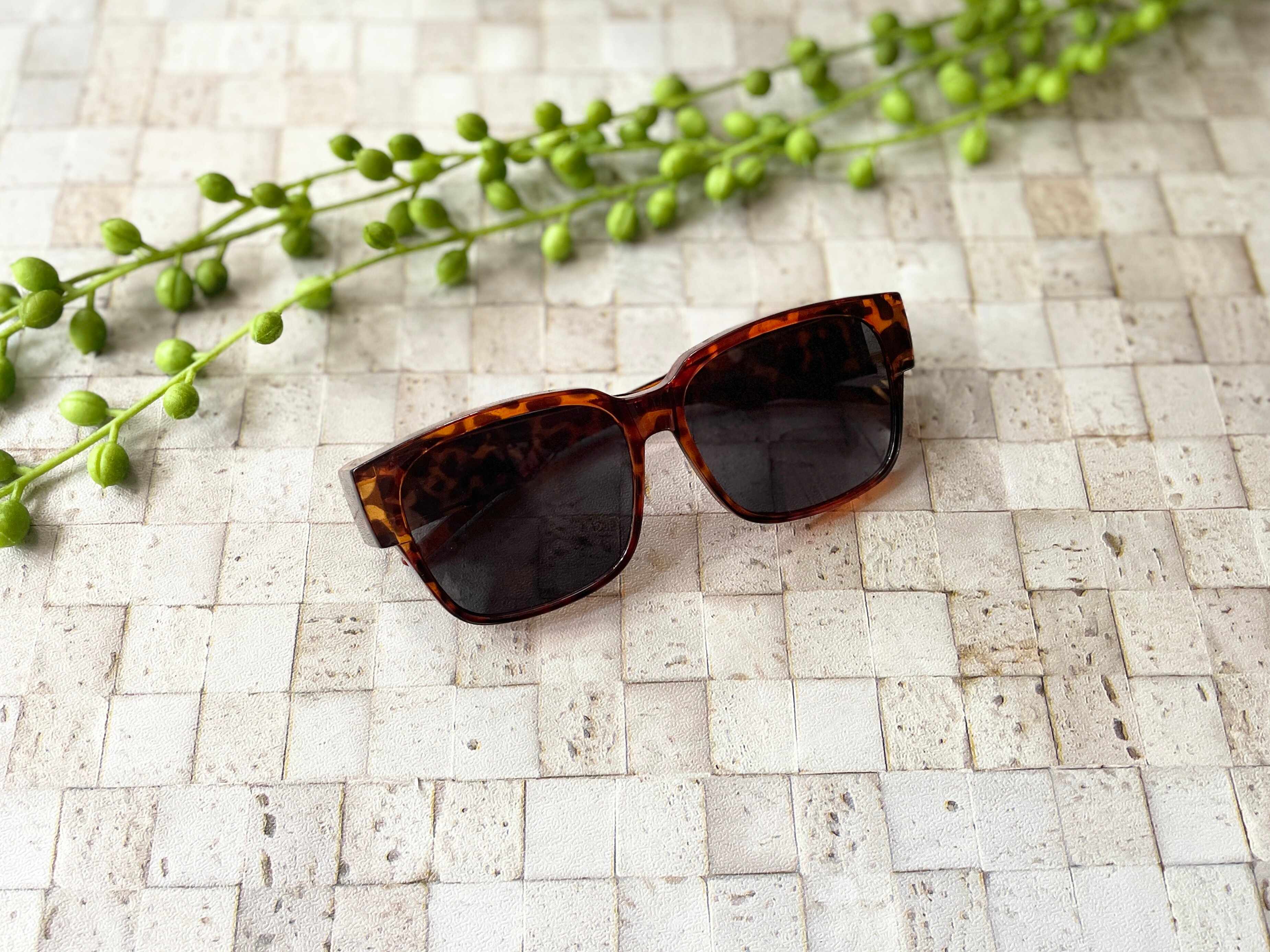 【ダイソー】メガネの人は買って！「メガネONサングラス」でも自然でオシャレ！