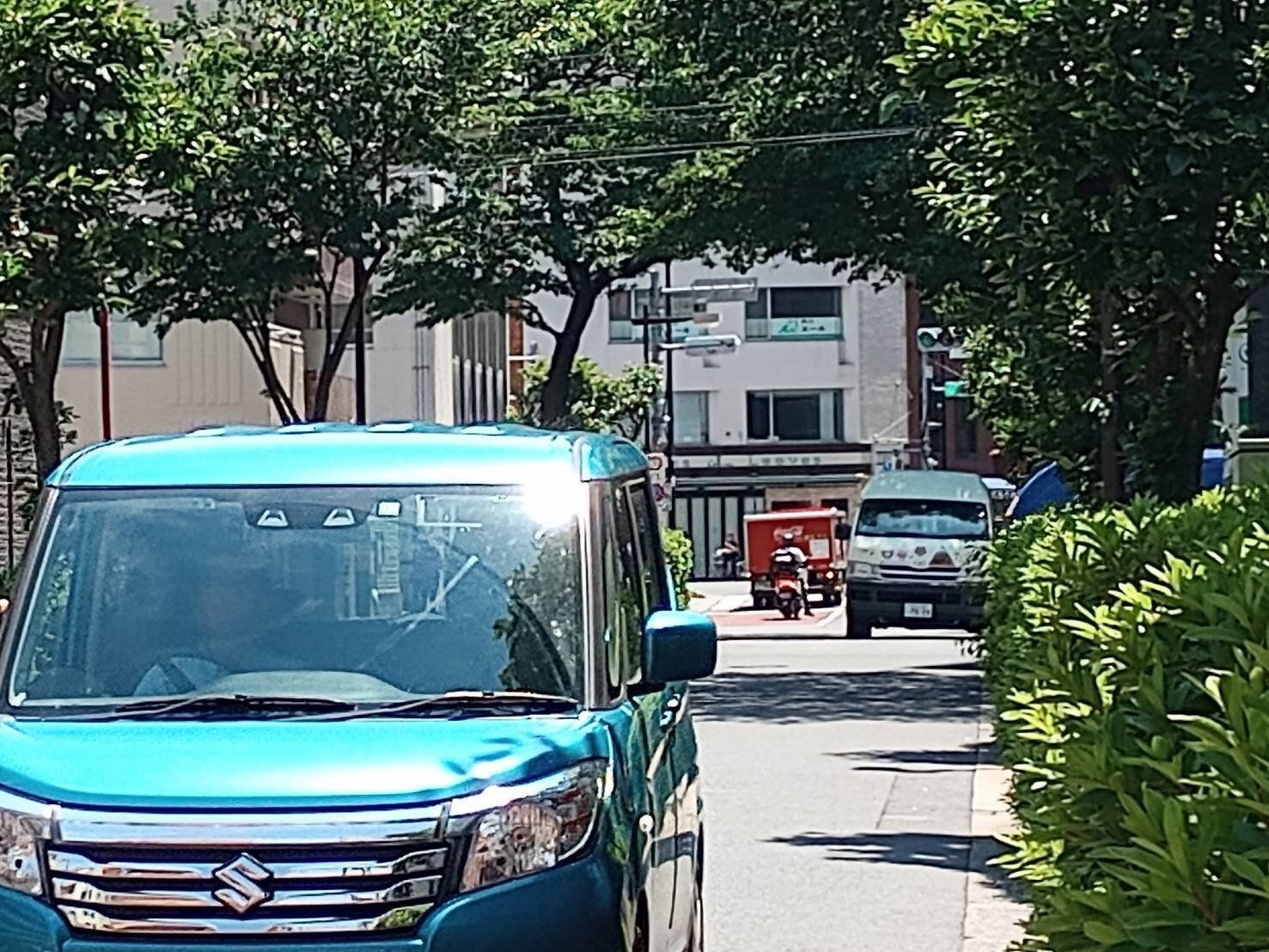 車内での熱中症原因は暑さだけじゃない！見落としがちなポイントを気象予報士が解説